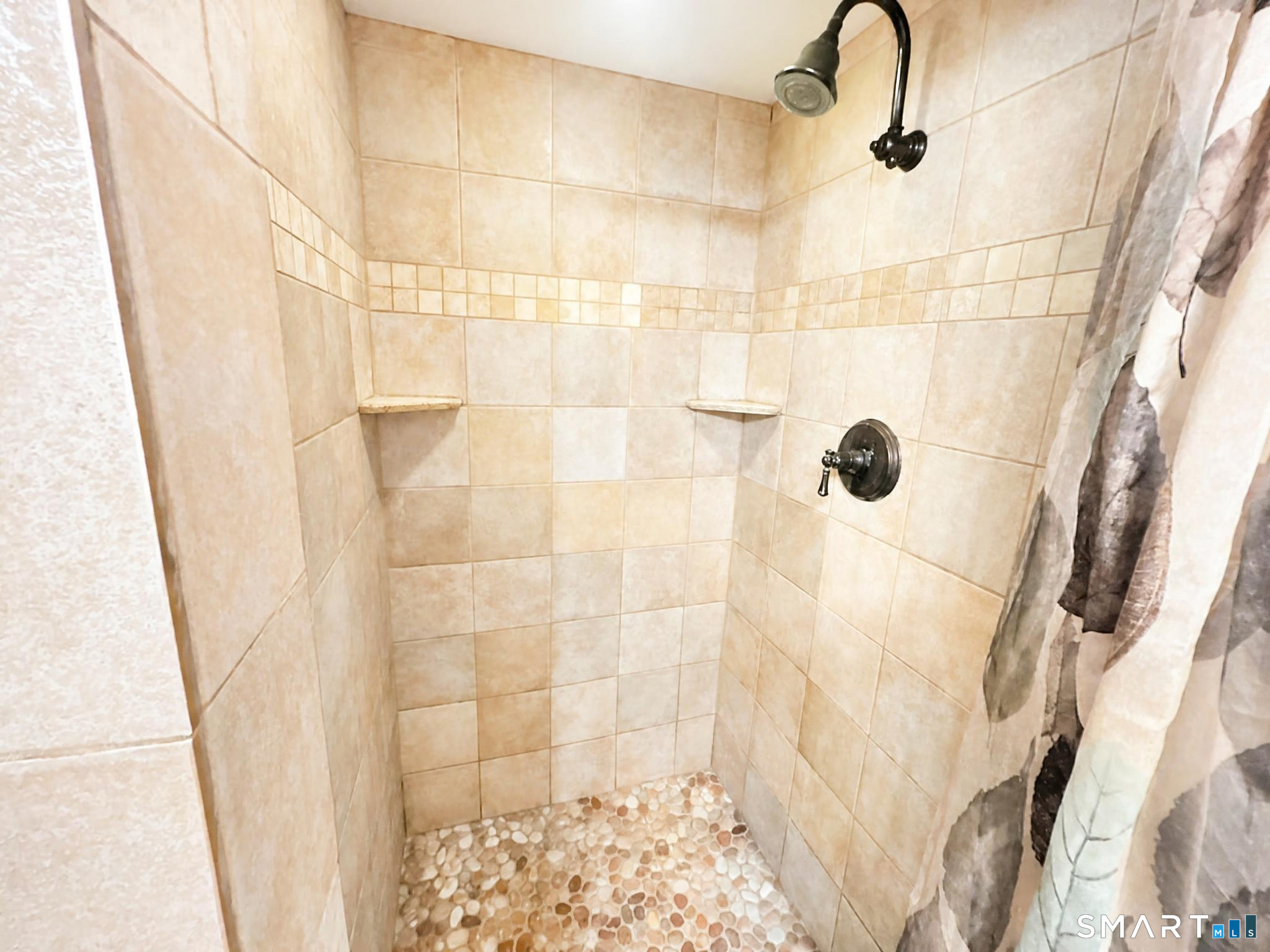 201 West Road Property Photo 25