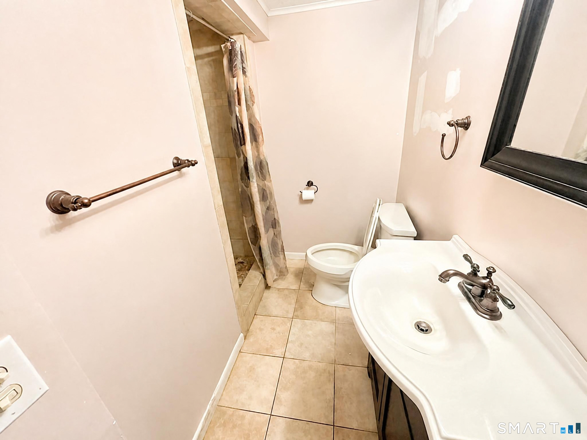 201 West Road Property Photo 26