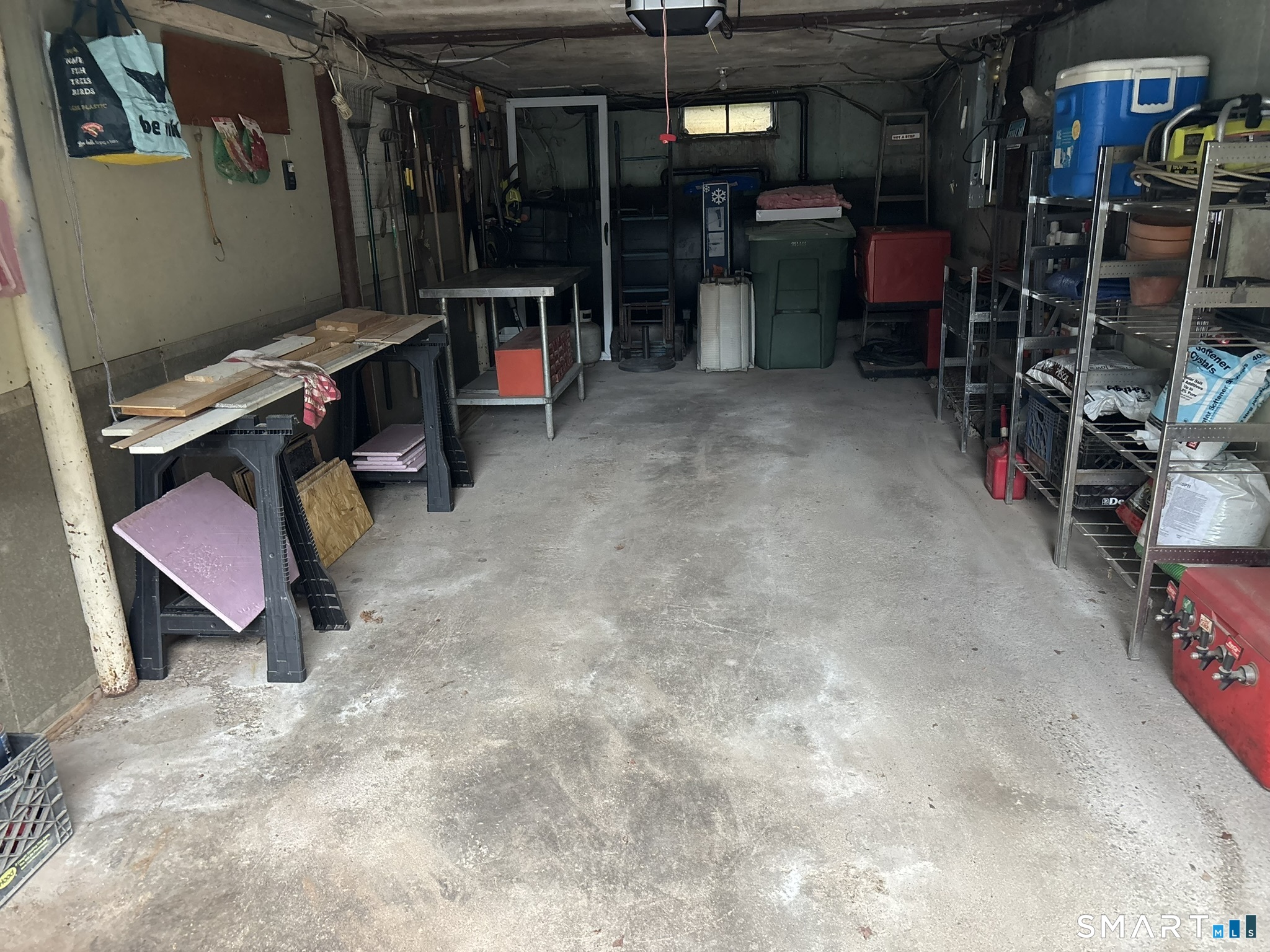 201 West Road Property Photo 31
