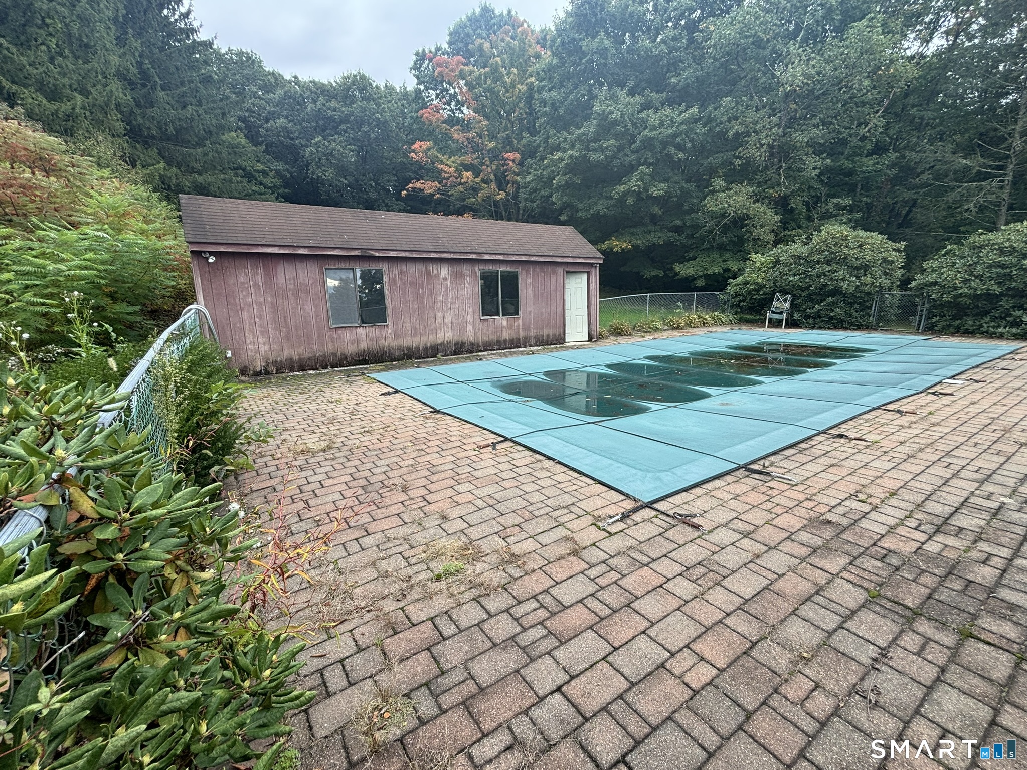 201 West Road Property Photo 35