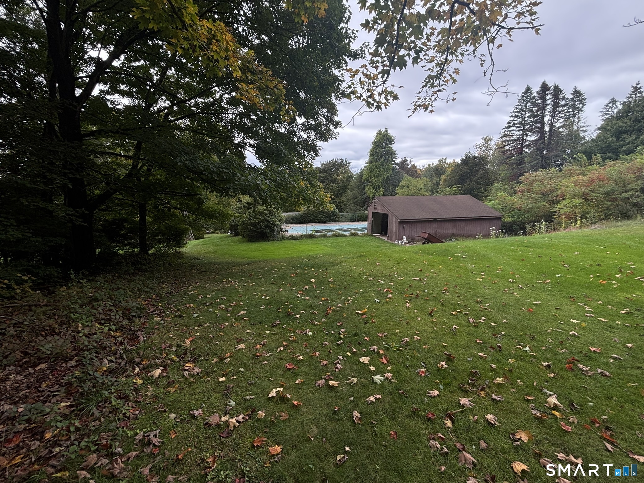 201 West Road Property Photo 39