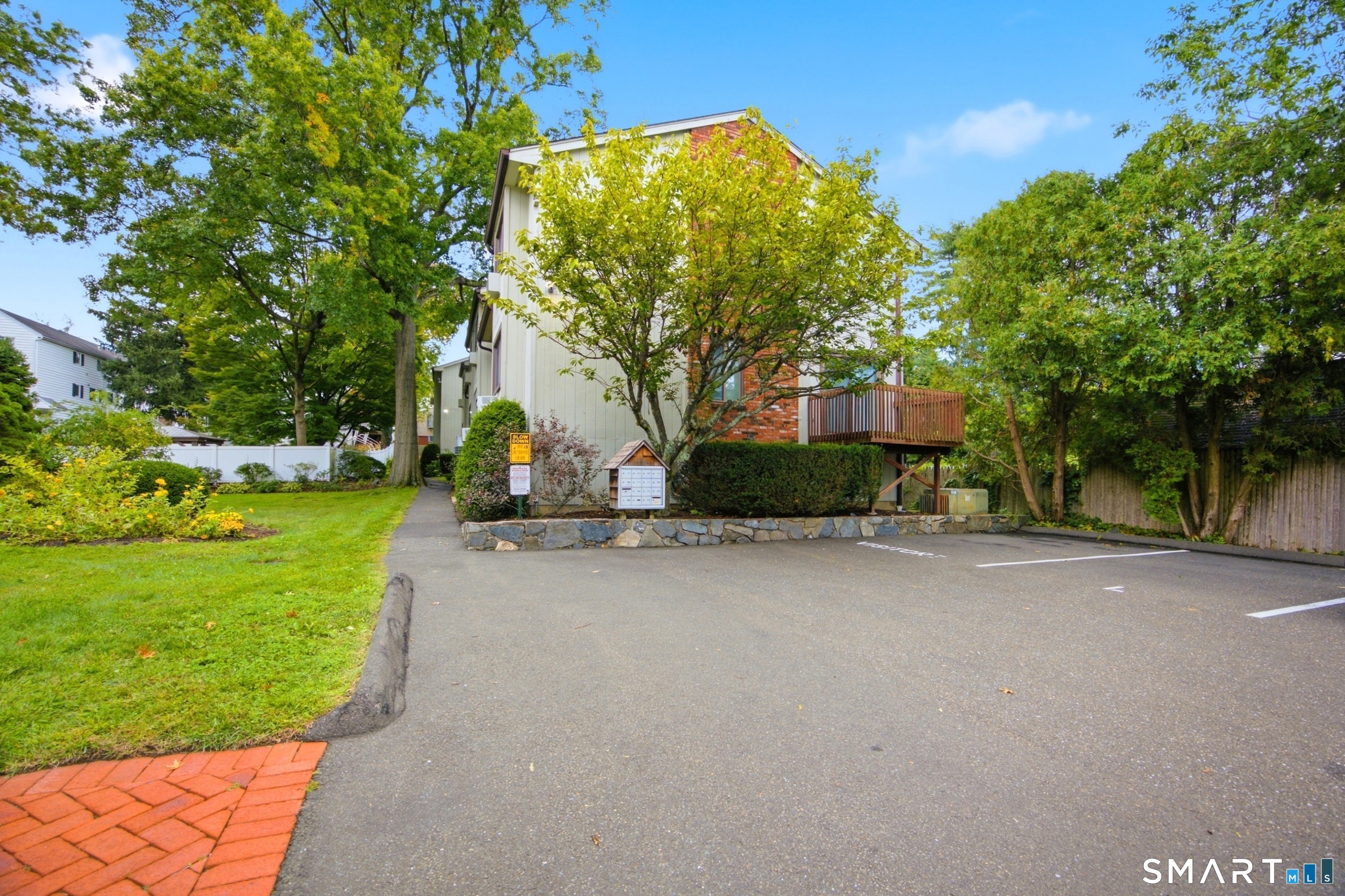 33 Colonial 4 Road Property Photo 34