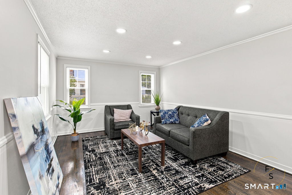411 Tolland Street Property Photo 4