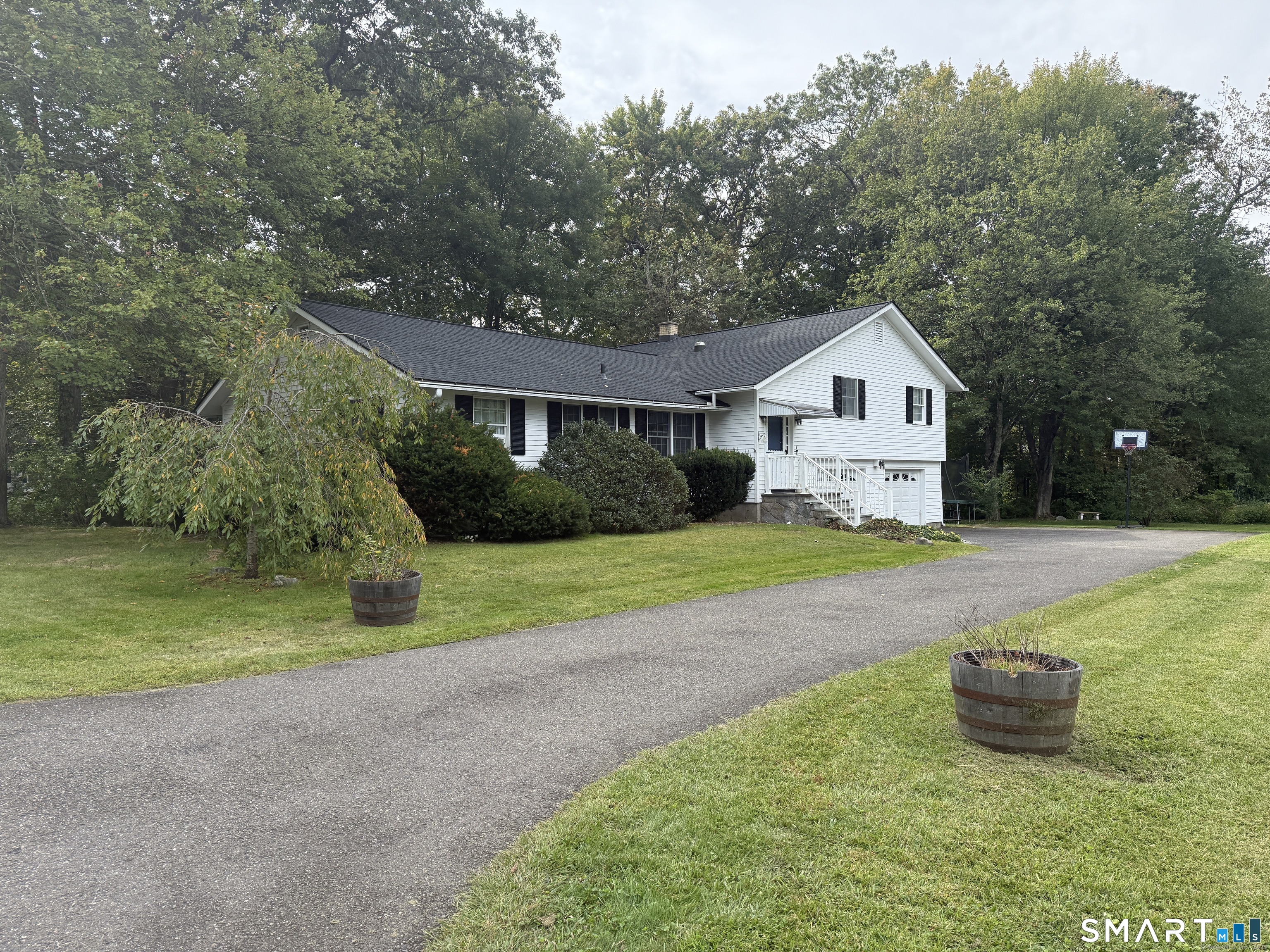 56 Wedgewood Drive Property Photo 2