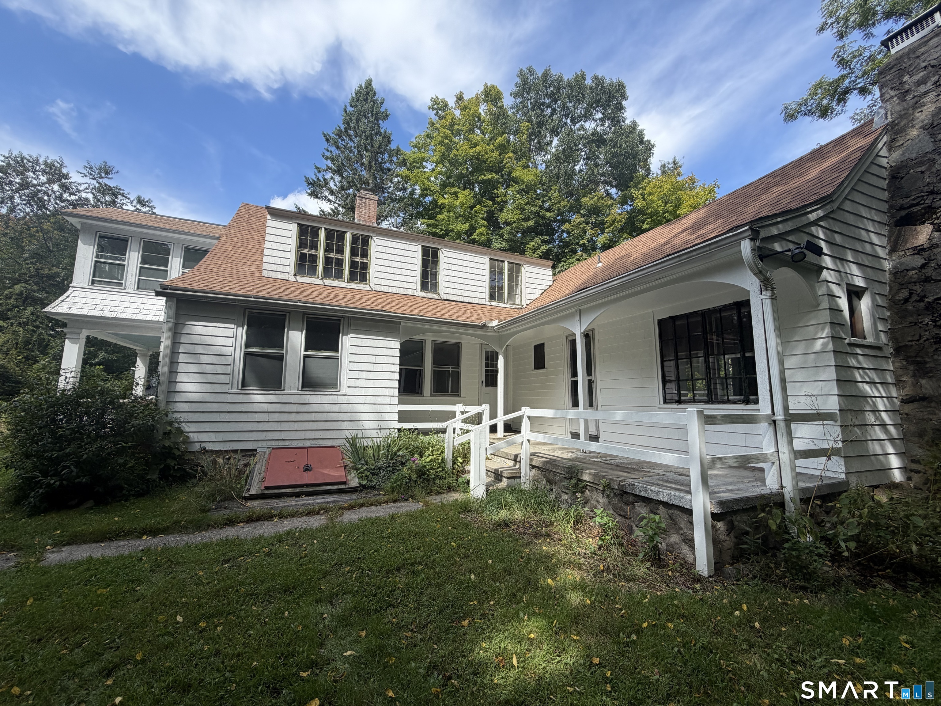 684 Field Street Property Photo 26