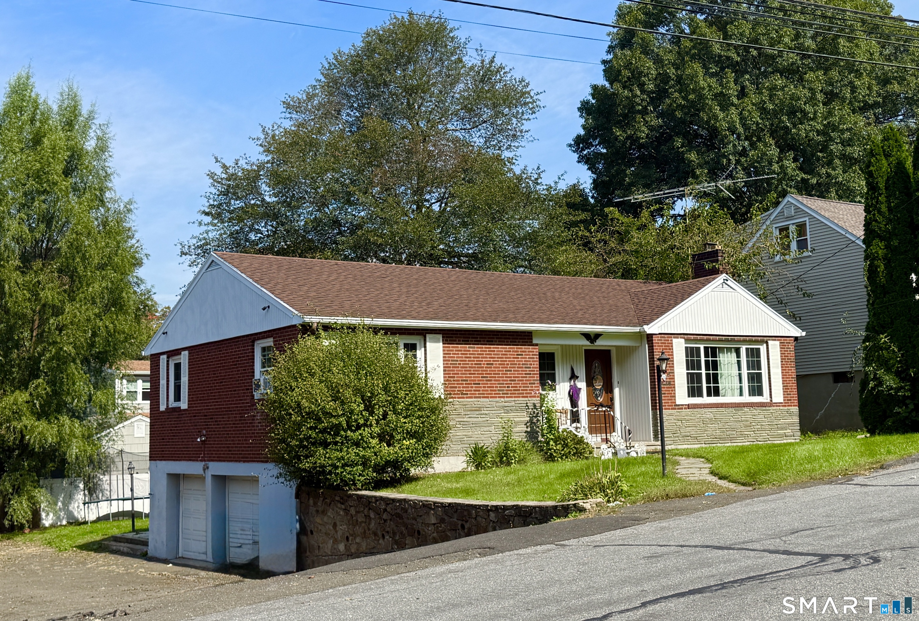 406 Lakeside Drive Property Photo 1