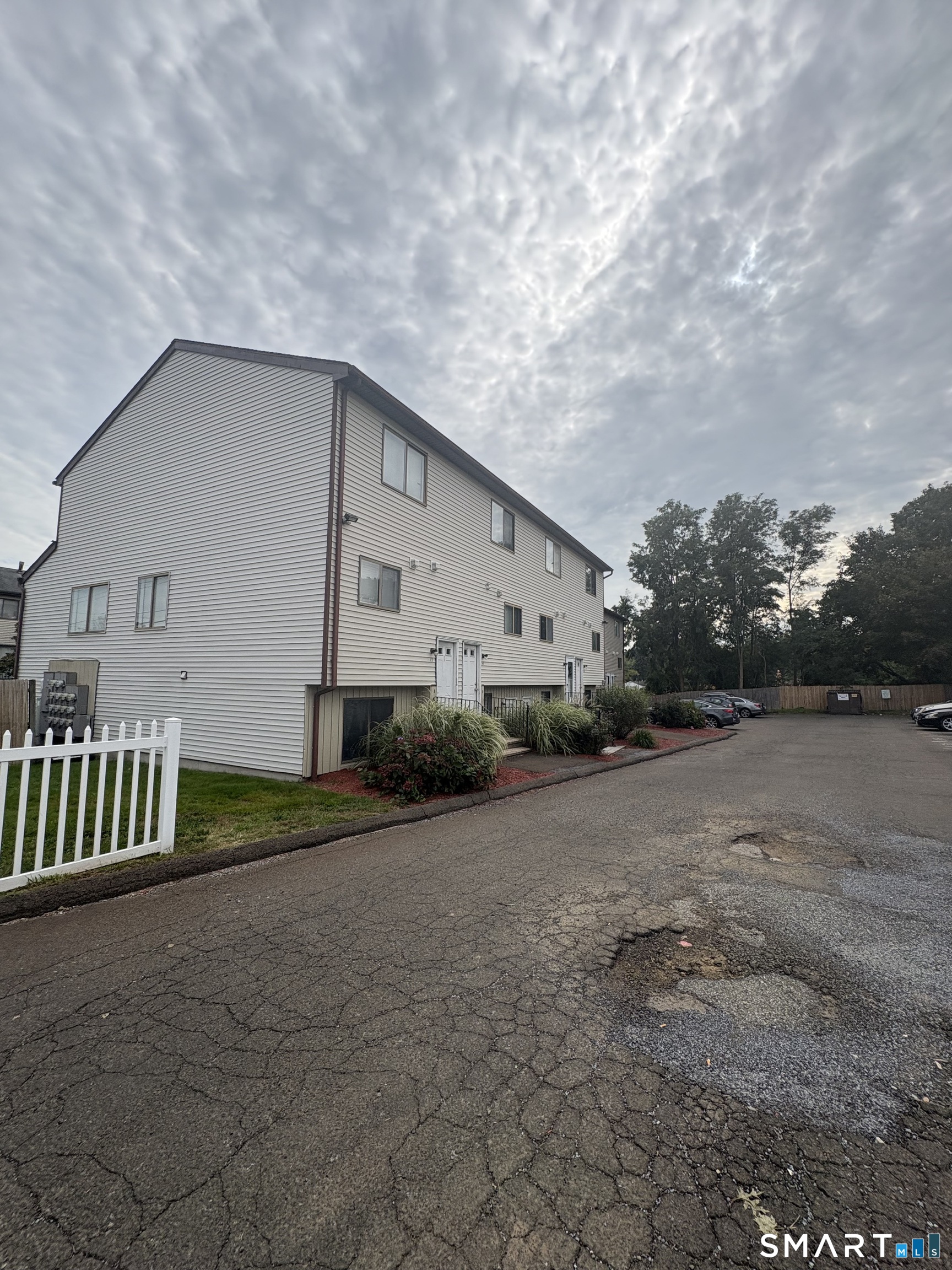 790 First 18 Avenue Property Photo 2