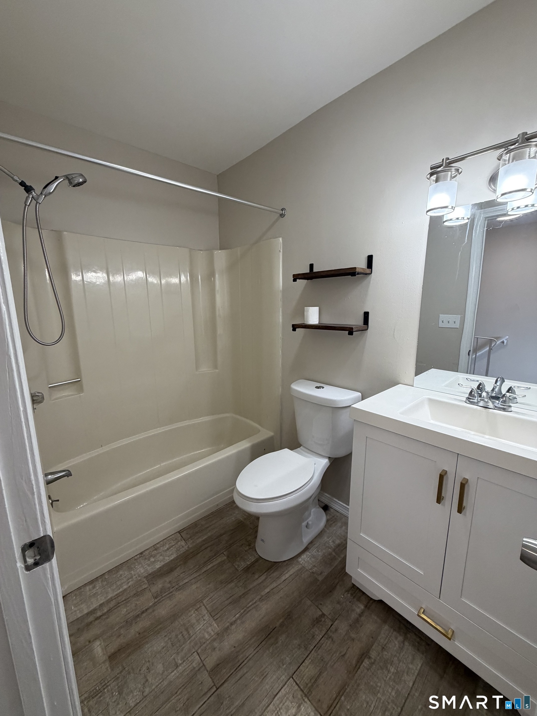 790 First 18 Avenue Property Photo 11