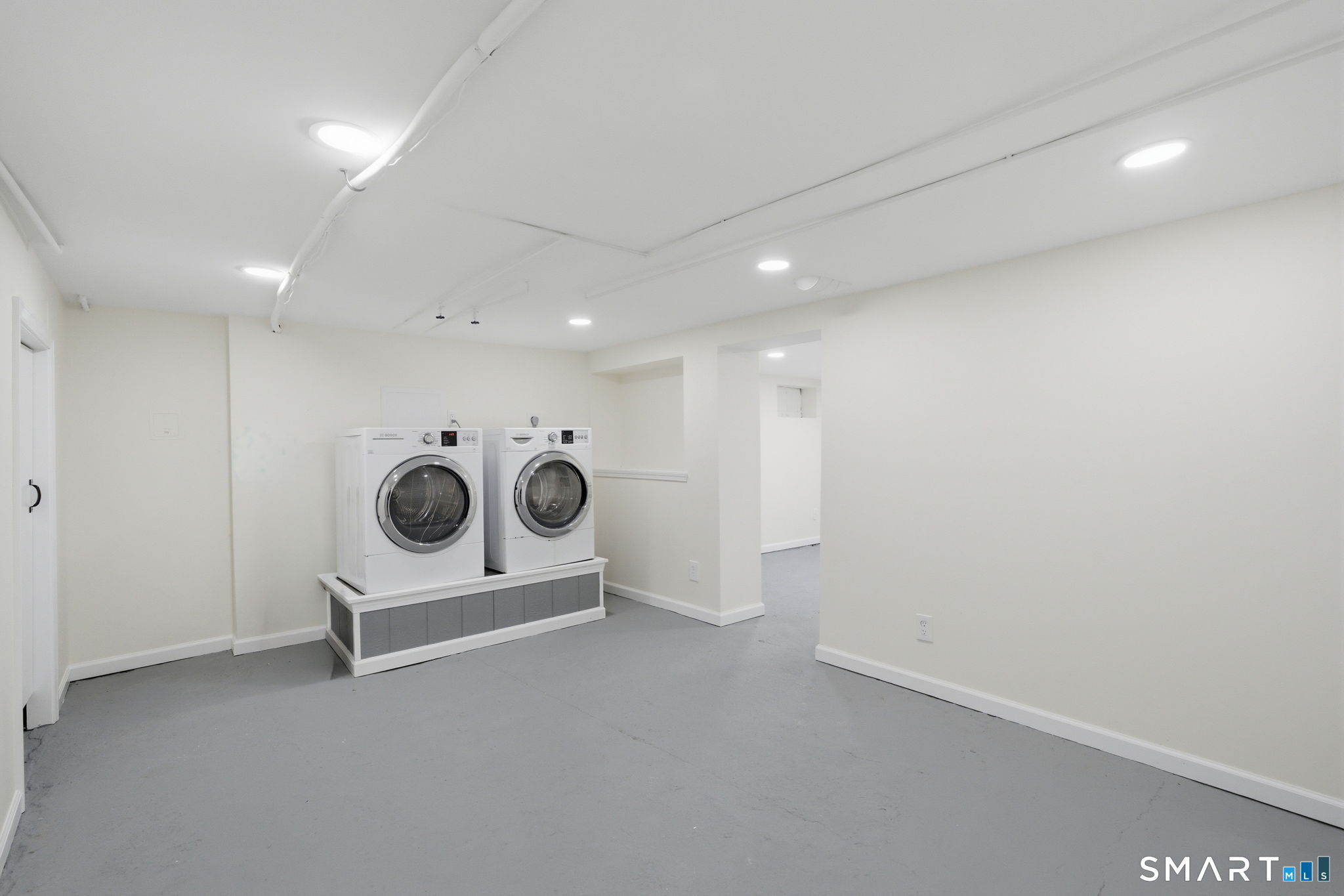 35 New East Street Property Photo 27