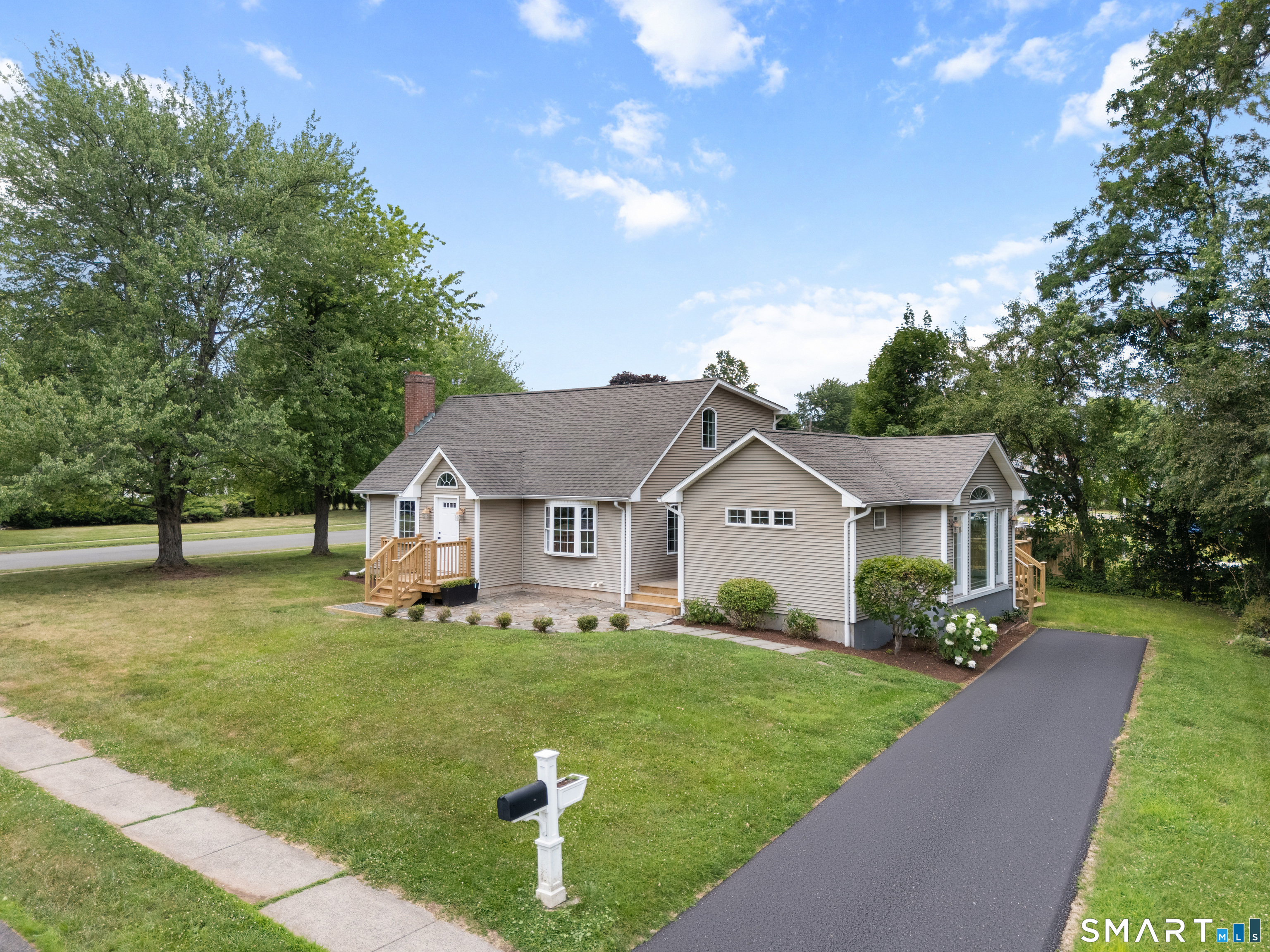 64 Red Top Drive Property Photo 1