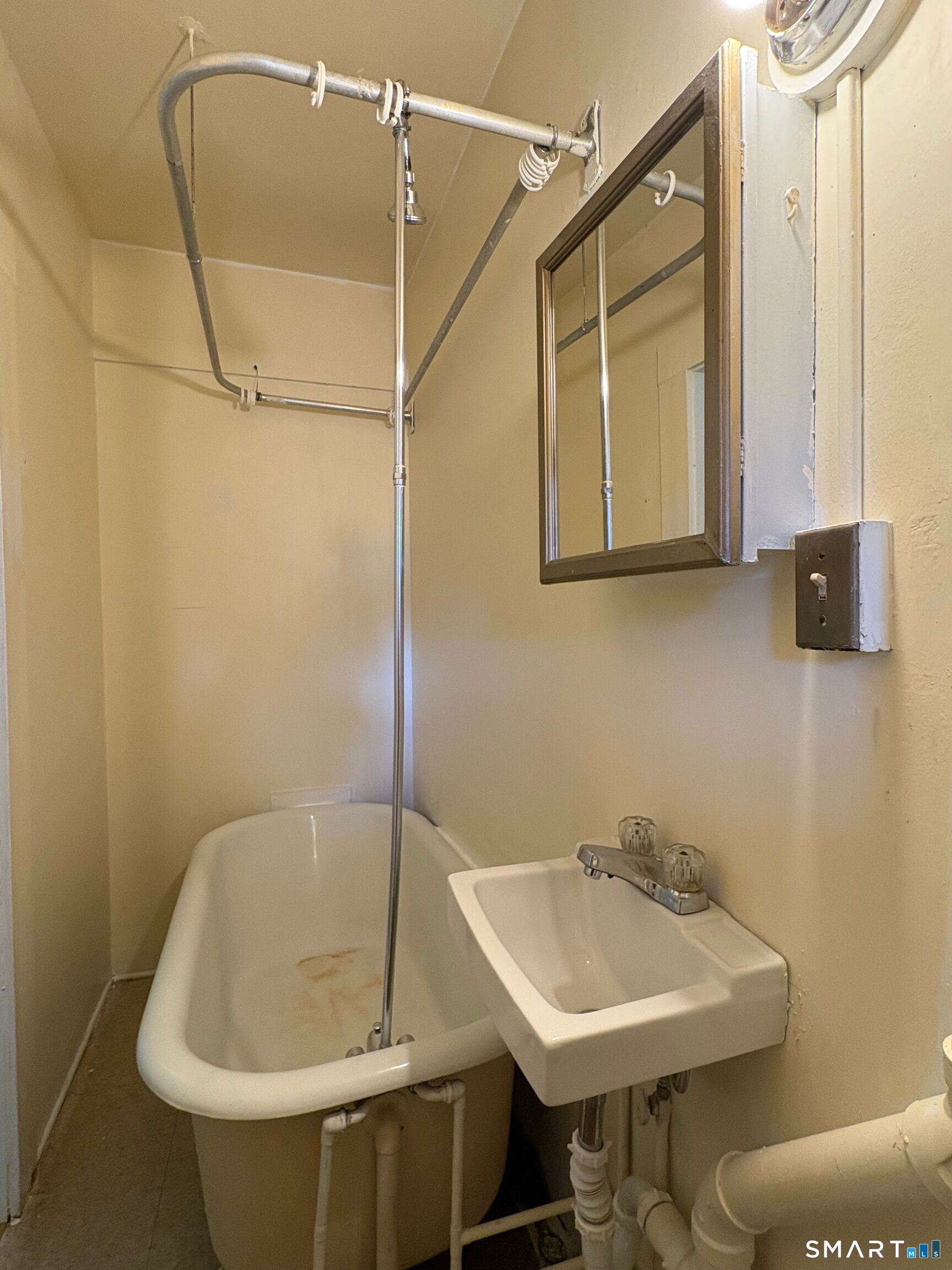 240-242 Washington 2n Street Property Photo 9