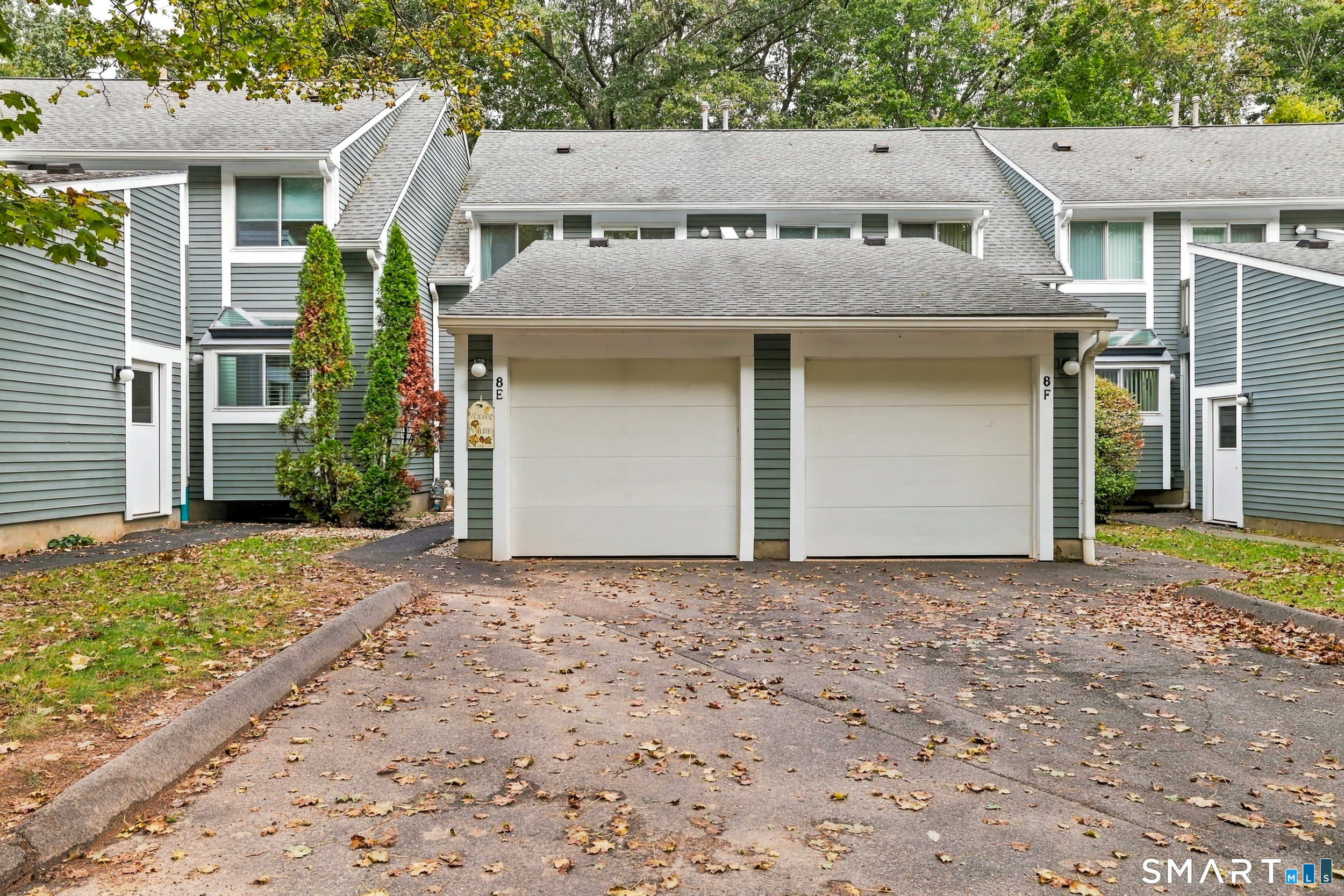 126 Hopmeadow 8e Street Property Photo 2