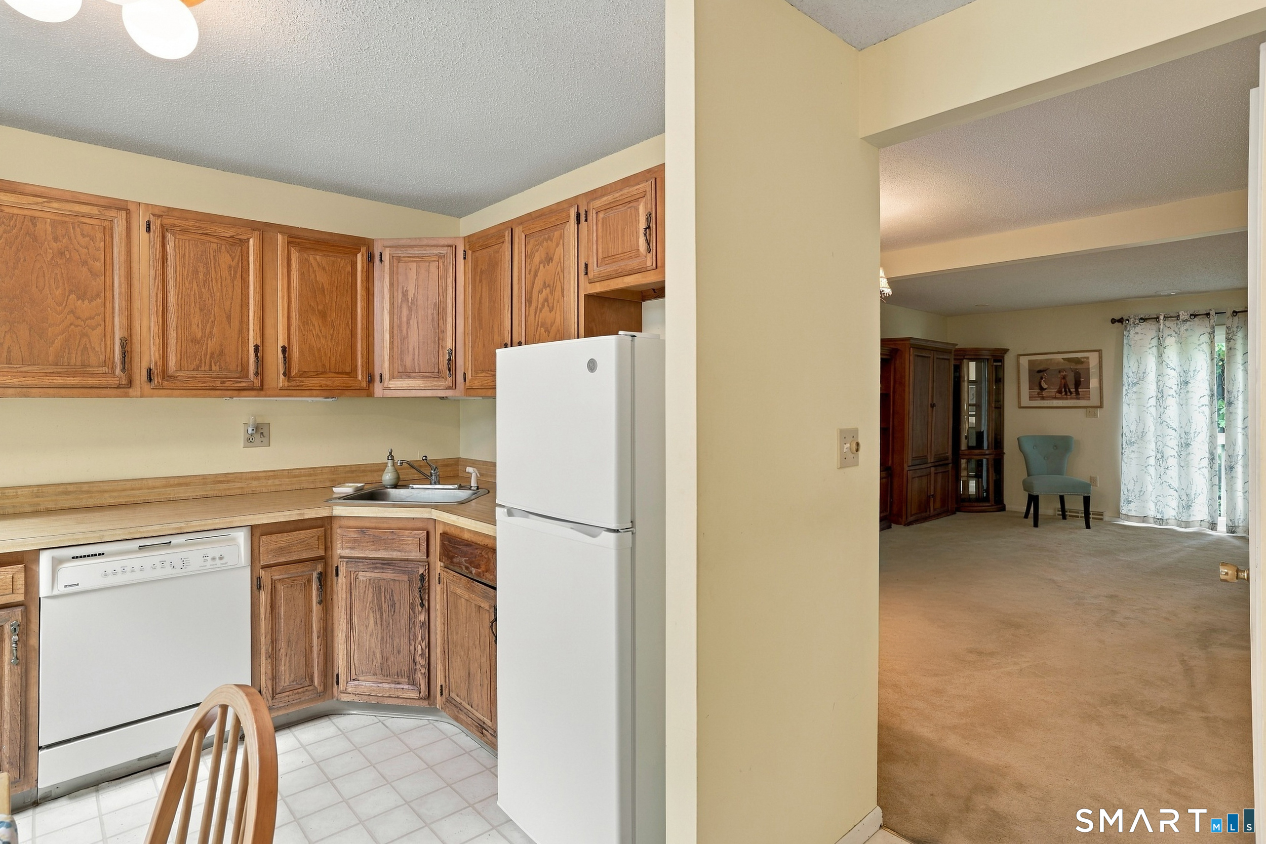 126 Hopmeadow 8e Street Property Photo 6