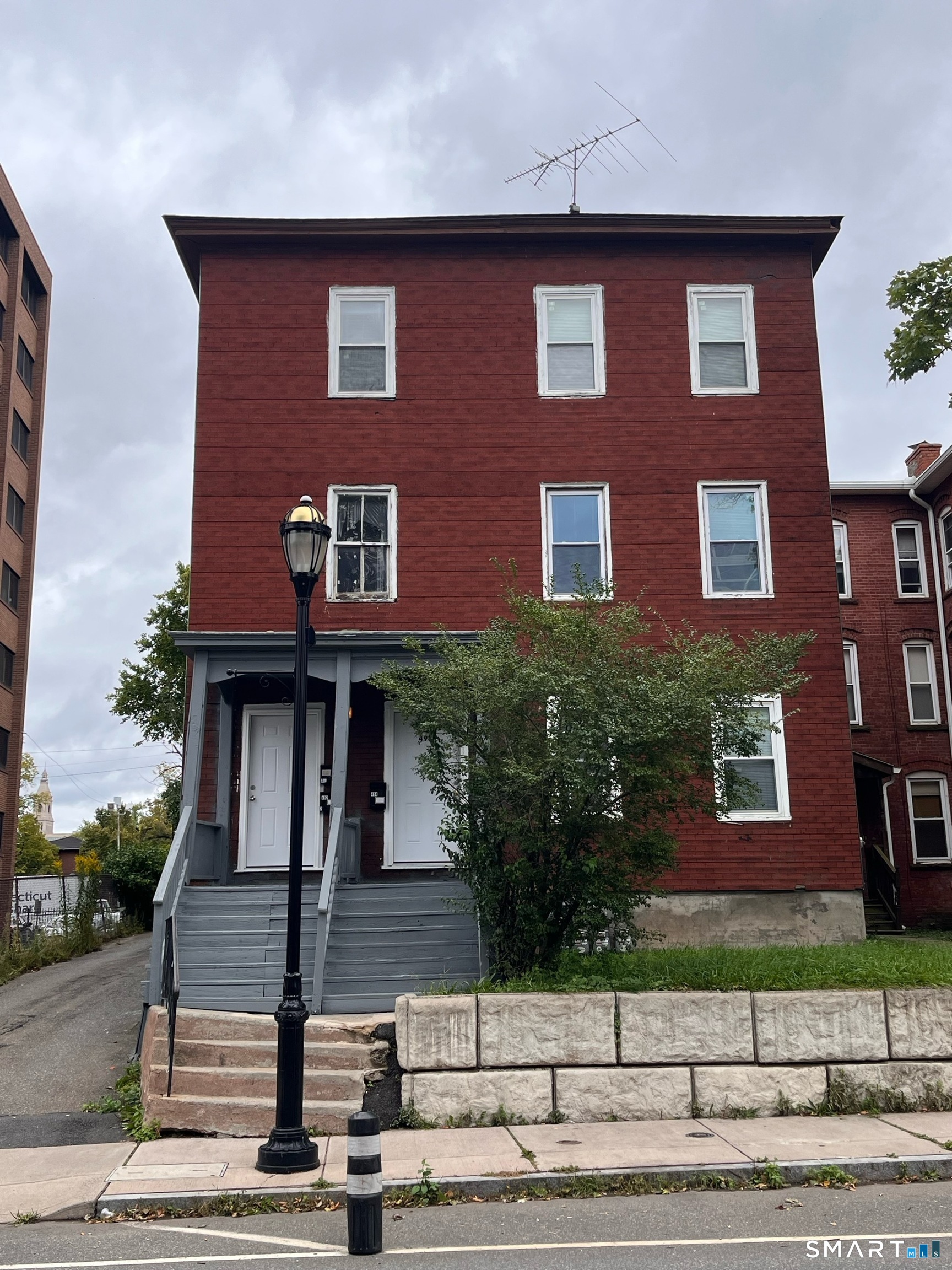 492 Broad Street Property Photo 1