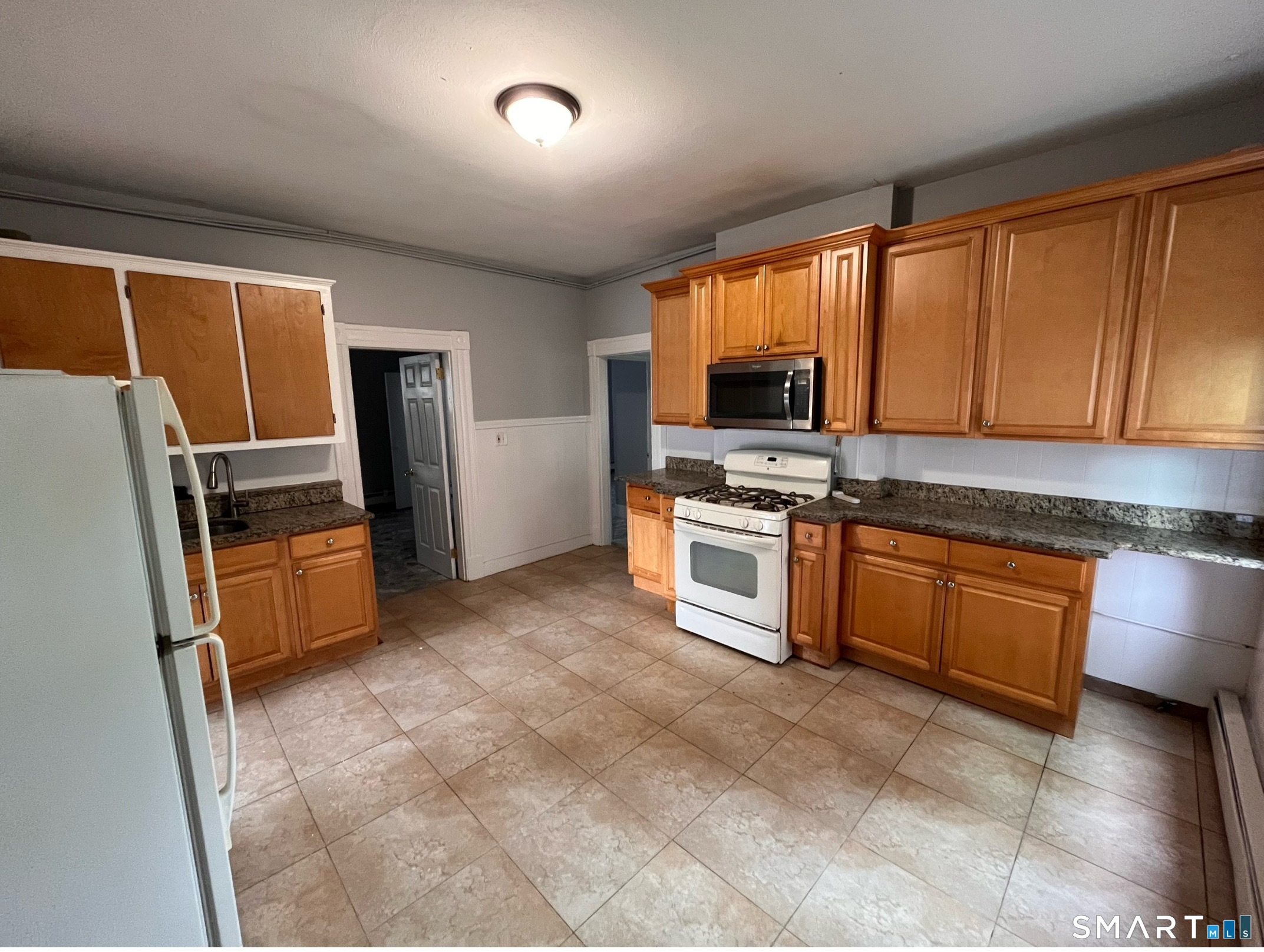 492 Broad Street Property Photo 2