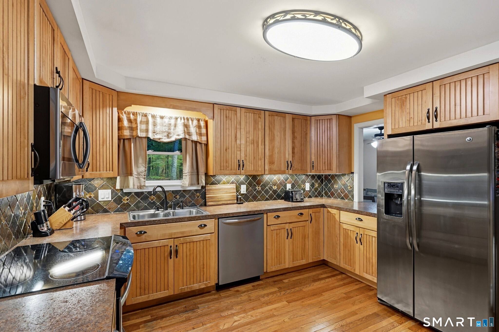 19 Steven Street Property Photo 5