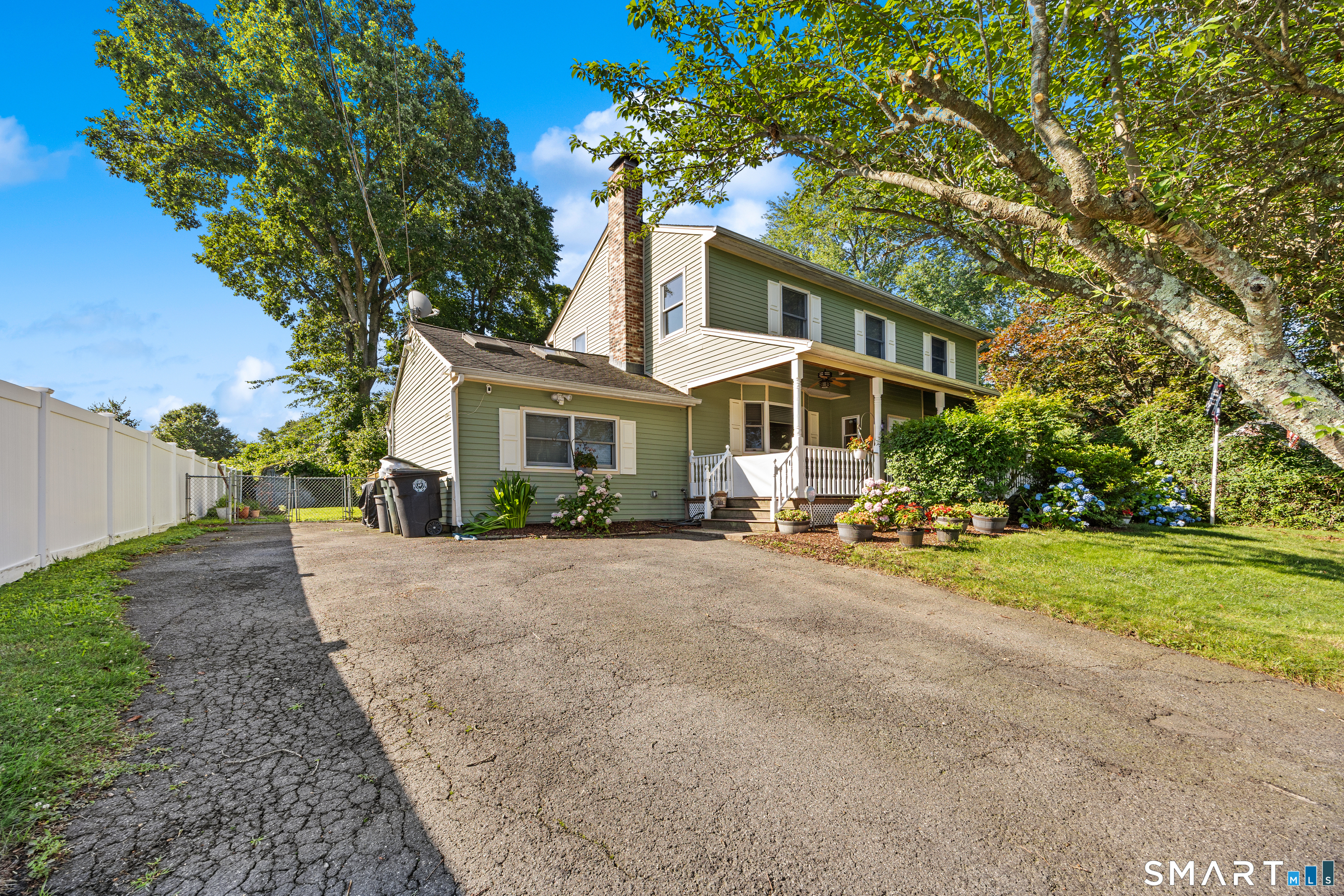 83 Lindy Street Property Photo 2