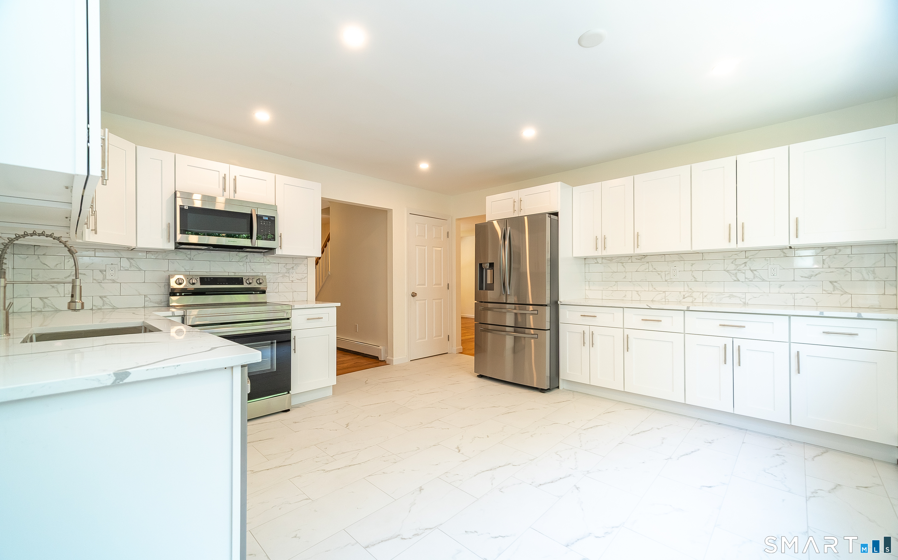 1425 James Farm Road Property Photo 3