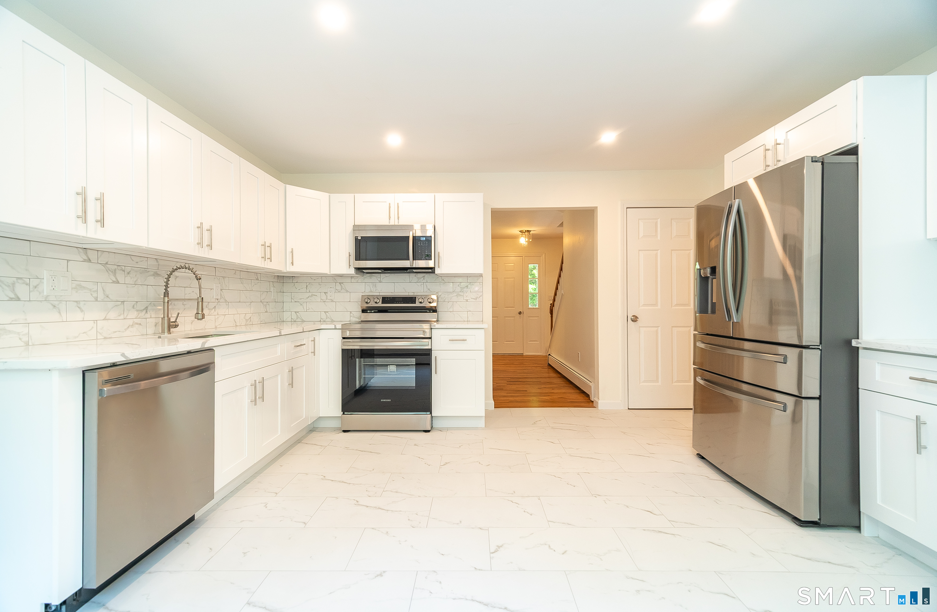 1425 James Farm Road Property Photo 6