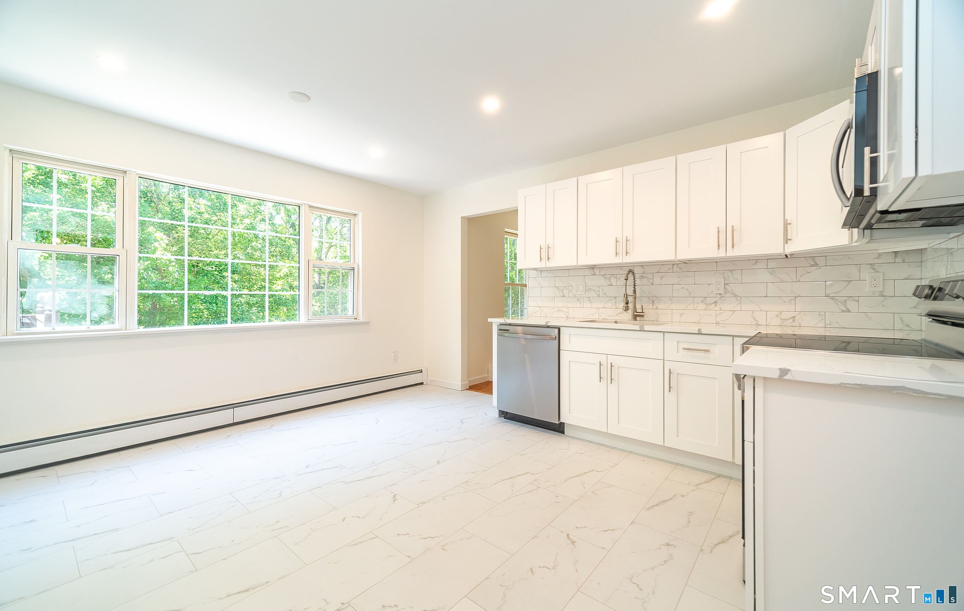 1425 James Farm Road Property Photo 7