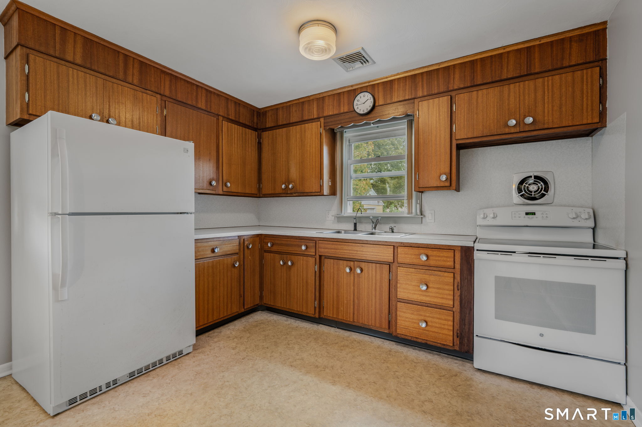 10 Lark Street Property Photo 11