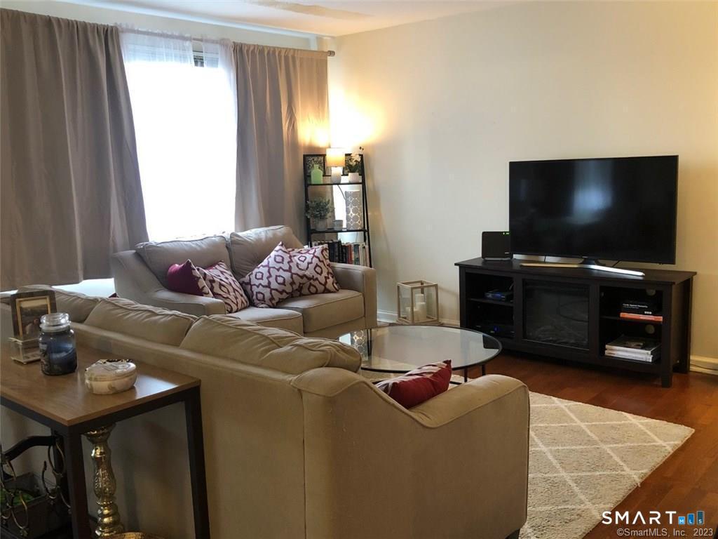 300 Broad 303 Street Property Photo 3