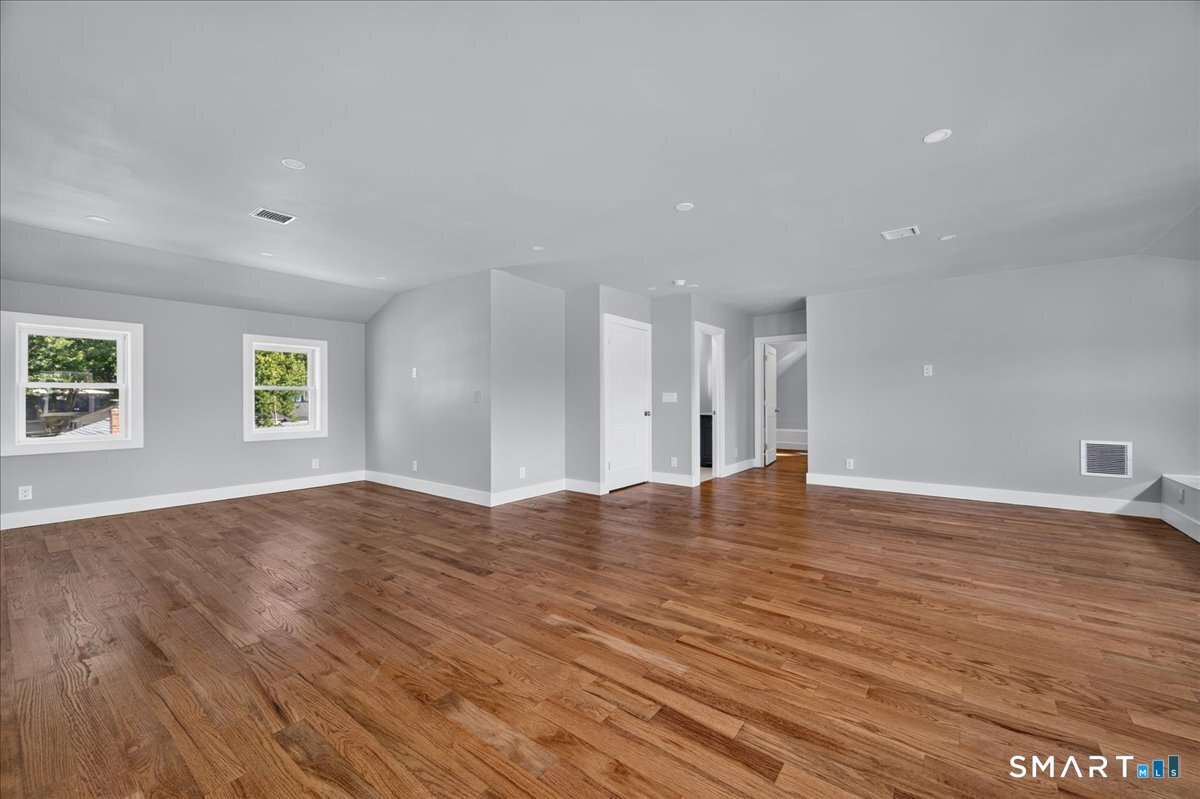 180 Yale Avenue Property Photo 17