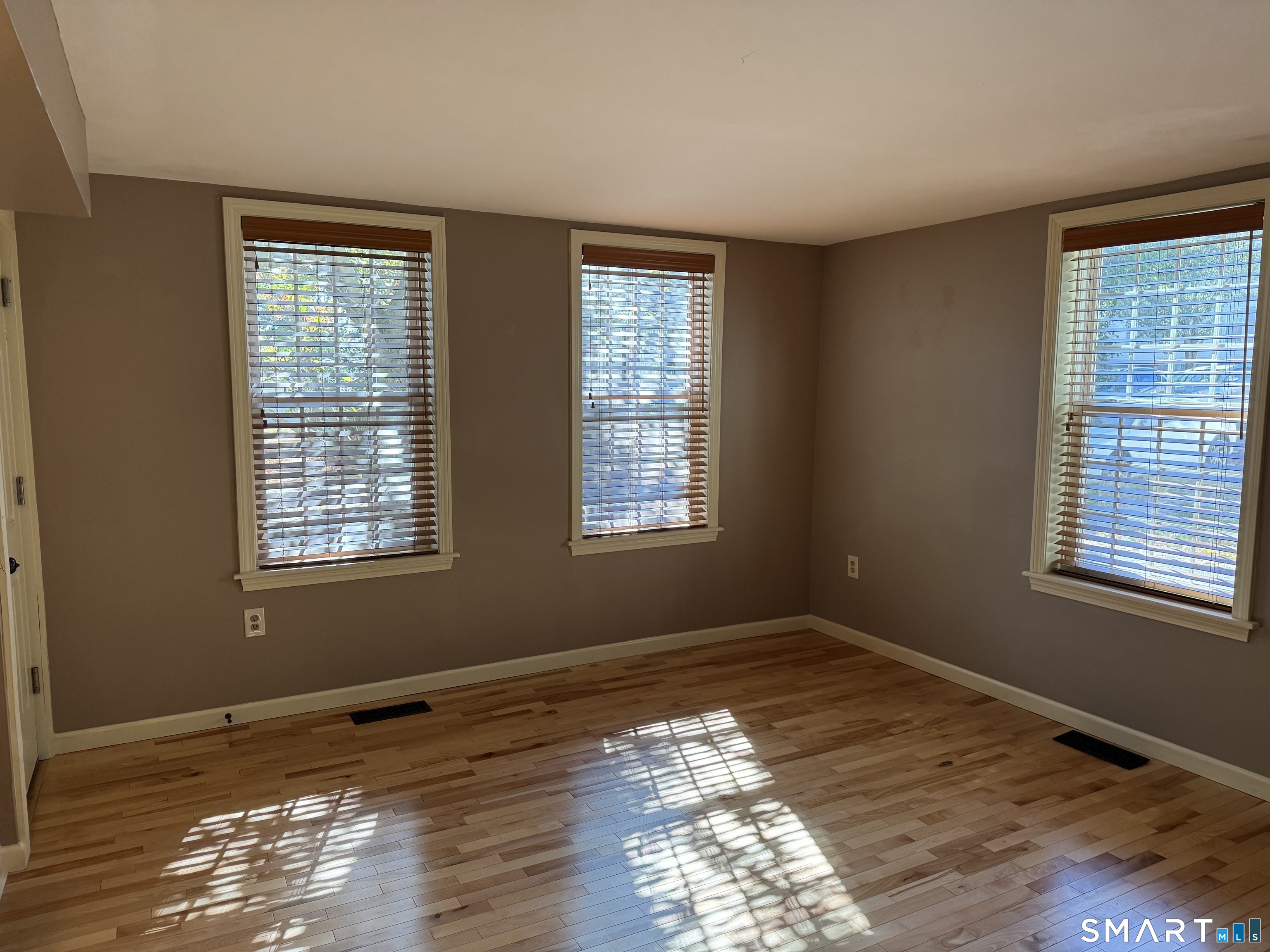 158 College 160a Street Property Photo 4