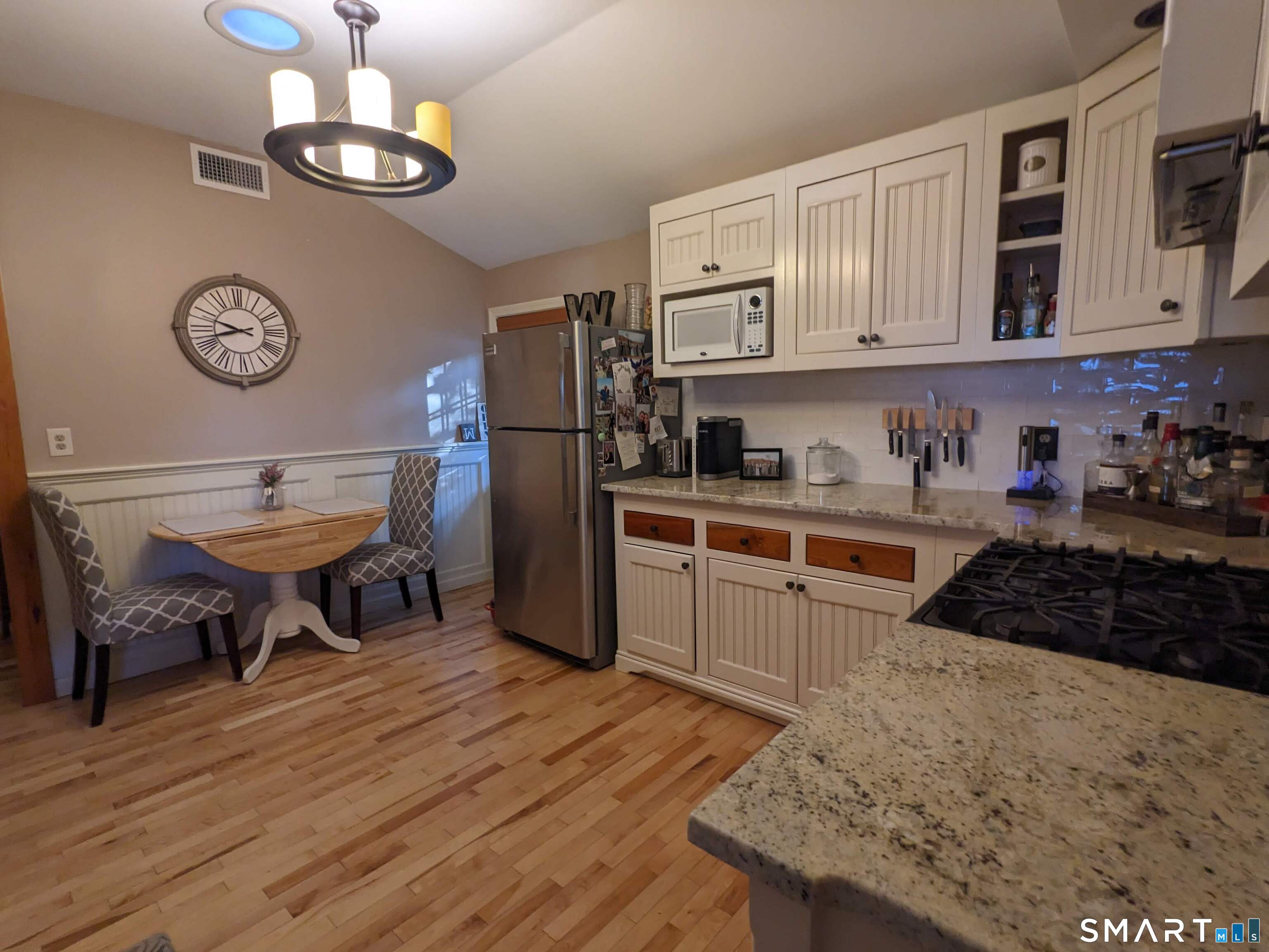 158 College 160a Street Property Photo 11
