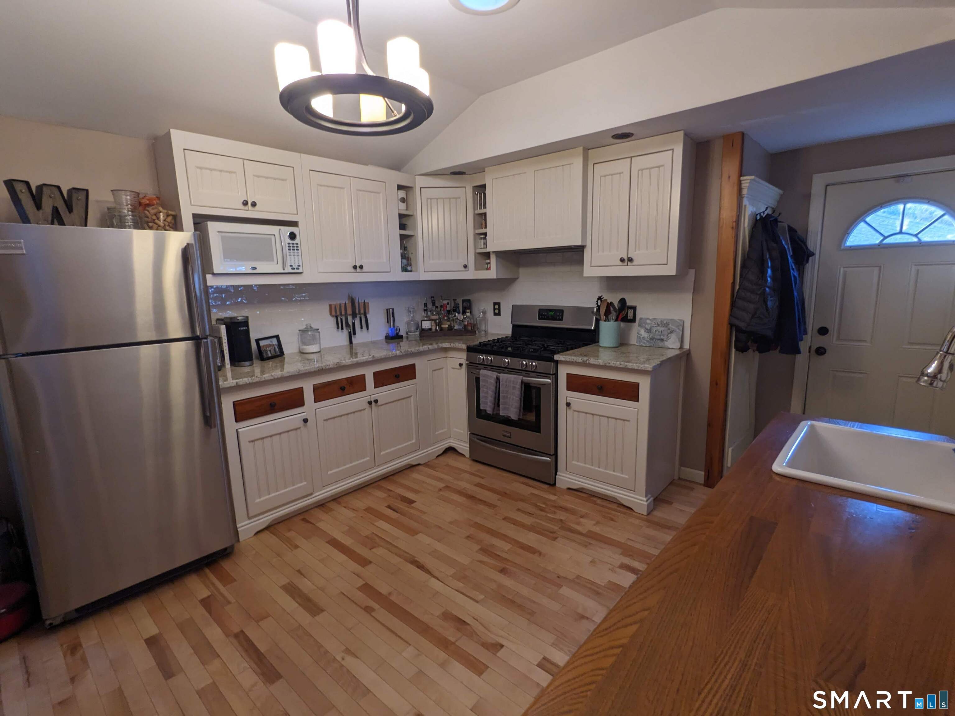 158 College 160a Street Property Photo 16