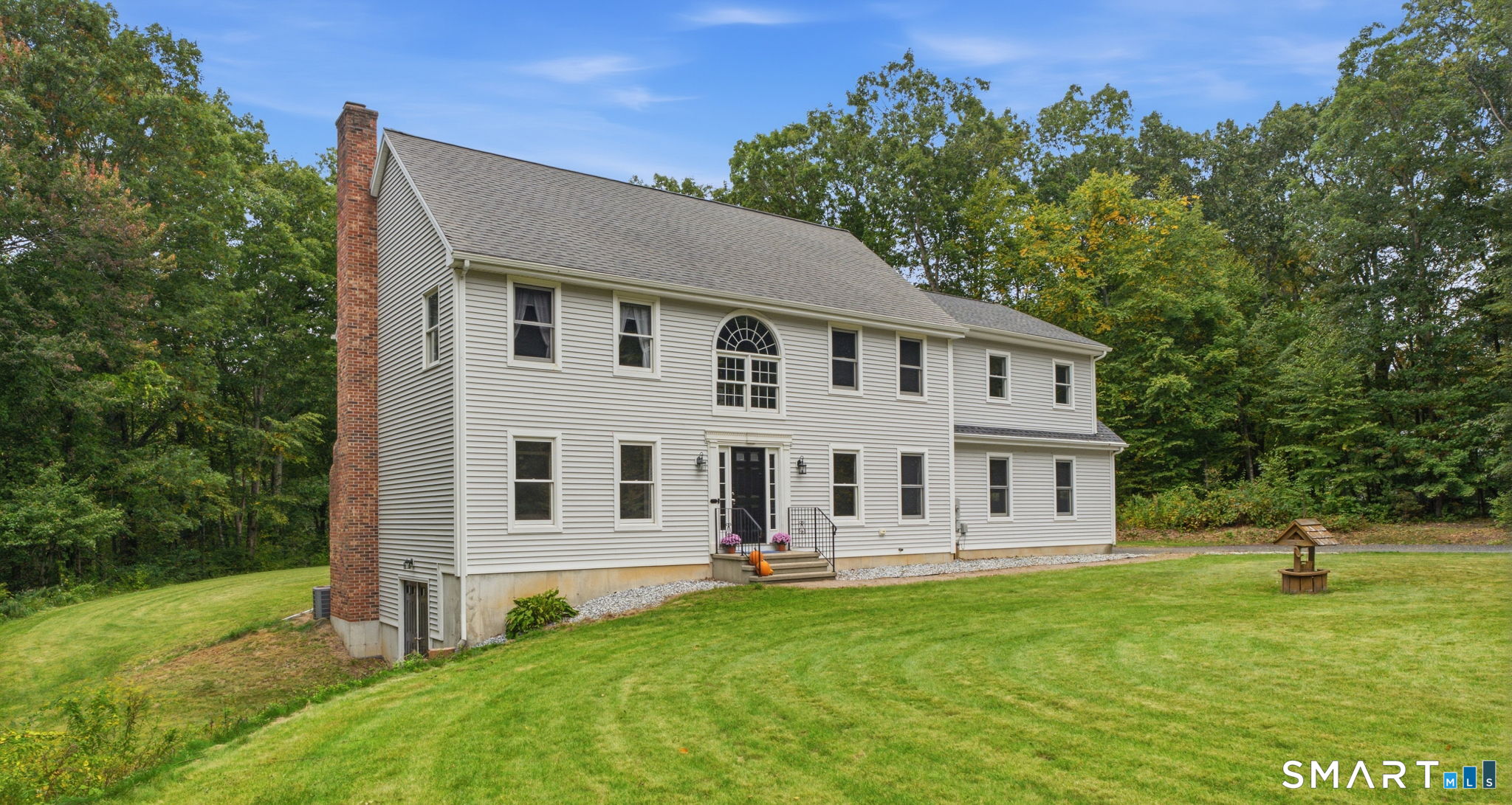 25 Carriage Drive Property Photo 1