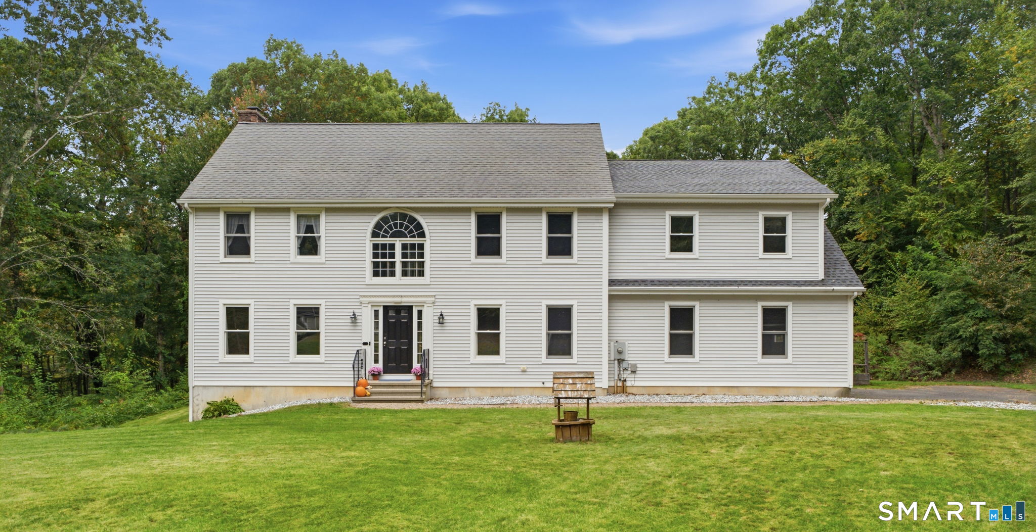 25 Carriage Drive Property Photo 3