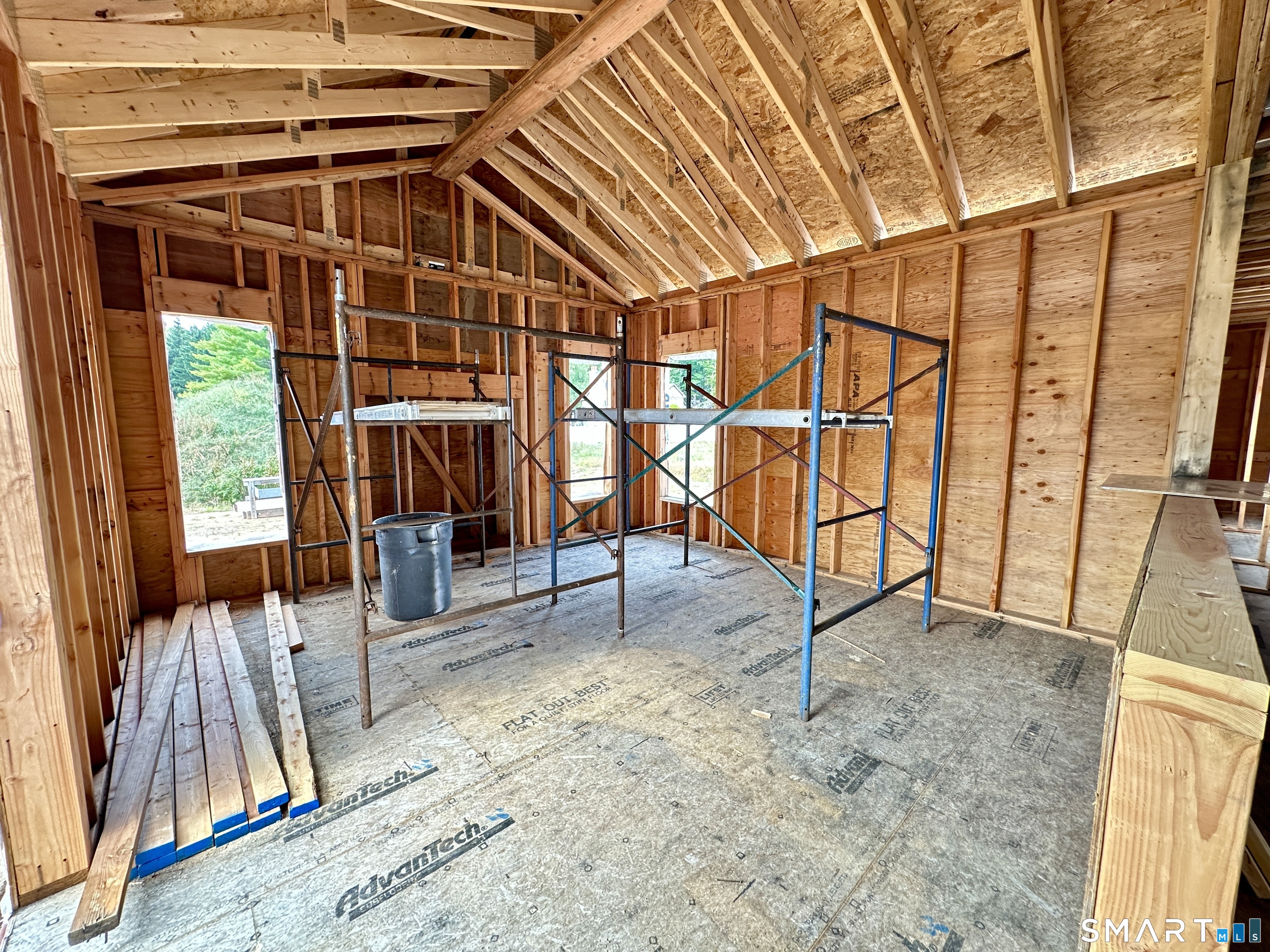 2 Elaine Drive Property Photo 6