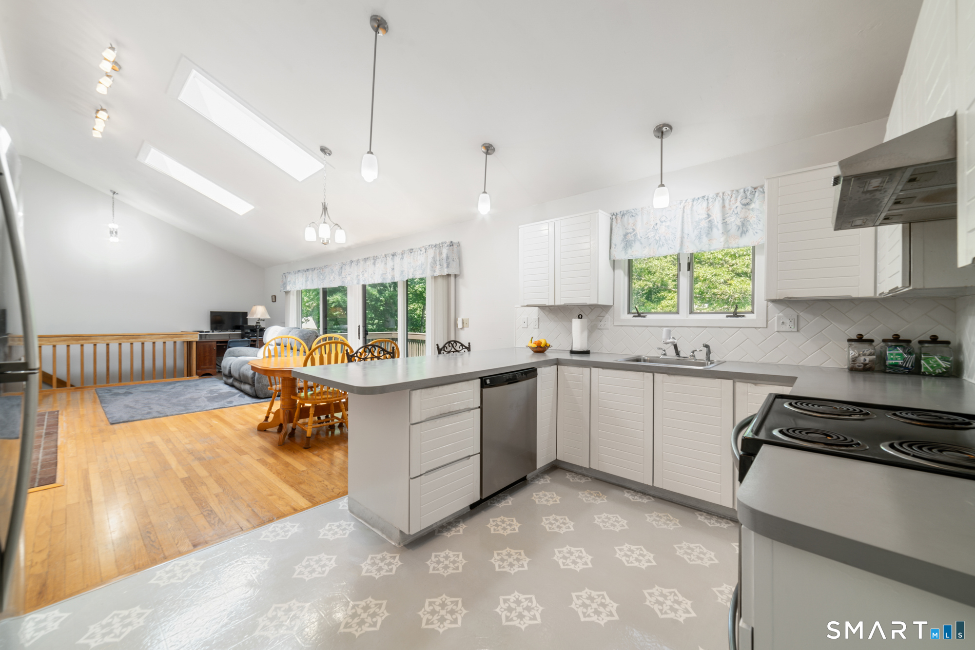 275 Wheelers Farms Road Property Photo 4