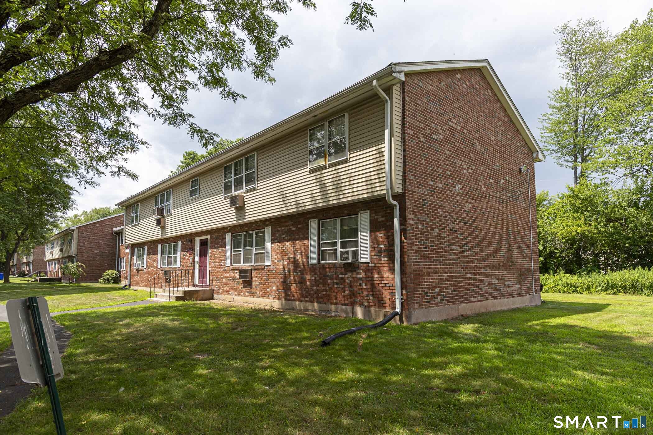 1087 Blue Hills C Avenue Property Photo 3