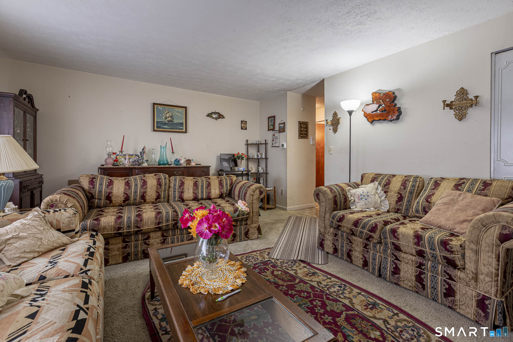 1087 Blue Hills C Avenue Property Photo 5