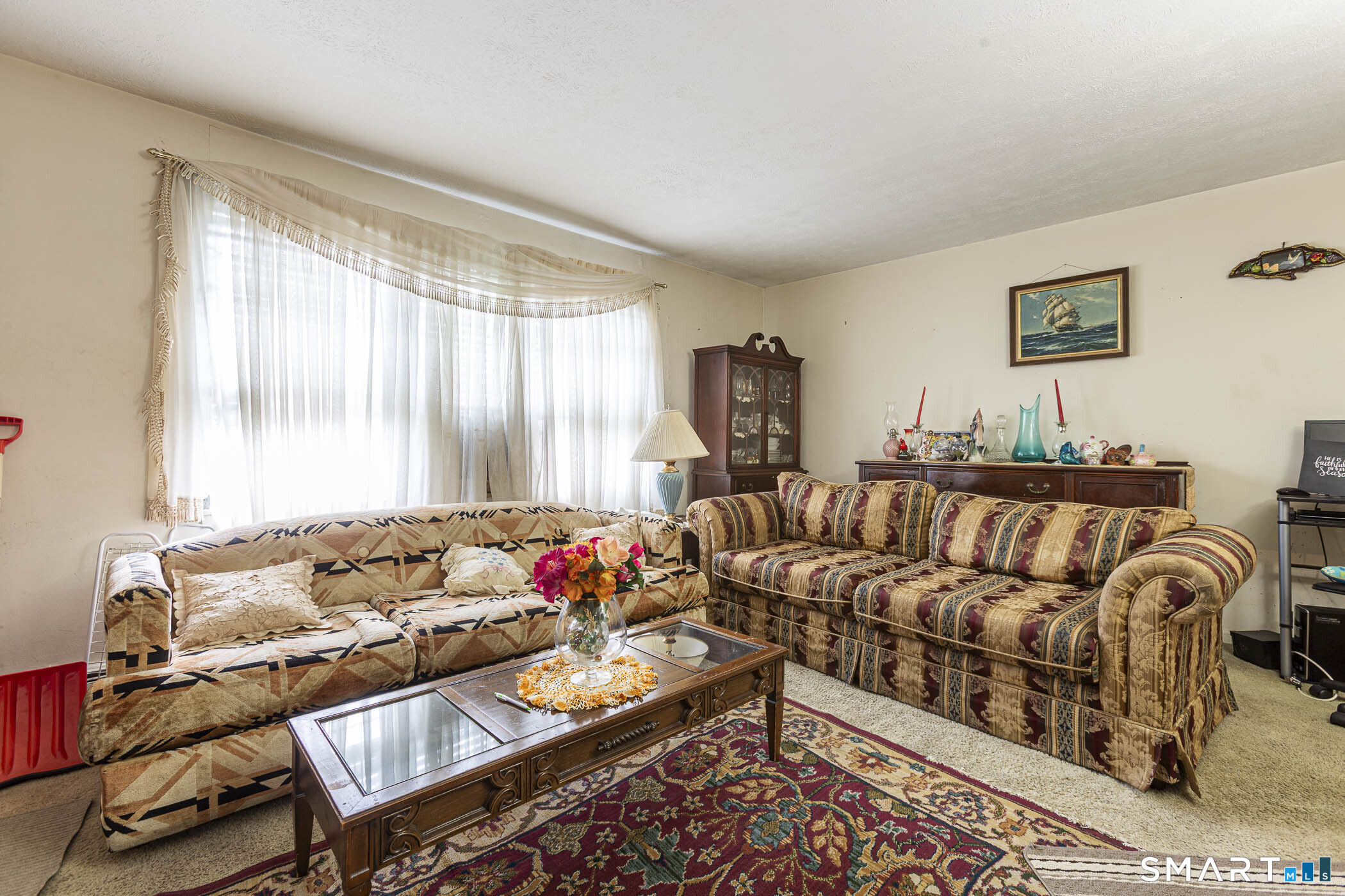 1087 Blue Hills C Avenue Property Photo 6