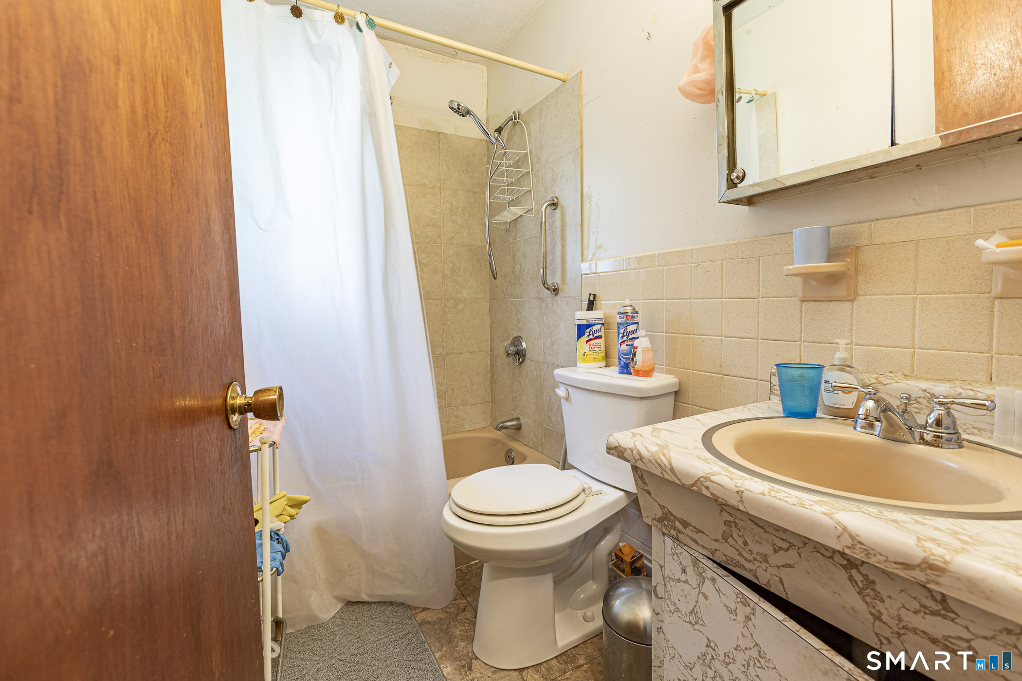 1087 Blue Hills C Avenue Property Photo 7