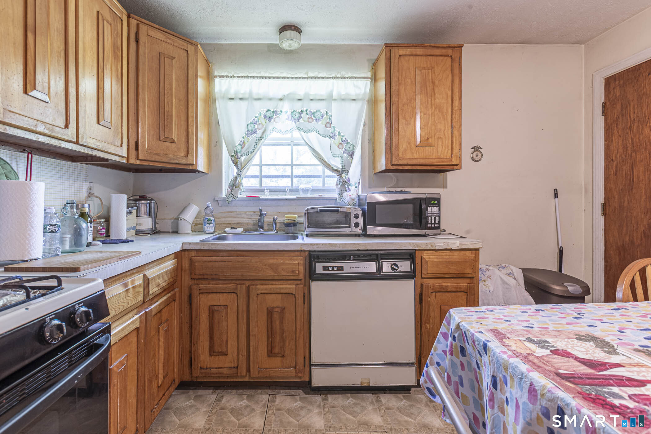 1087 Blue Hills C Avenue Property Photo 14