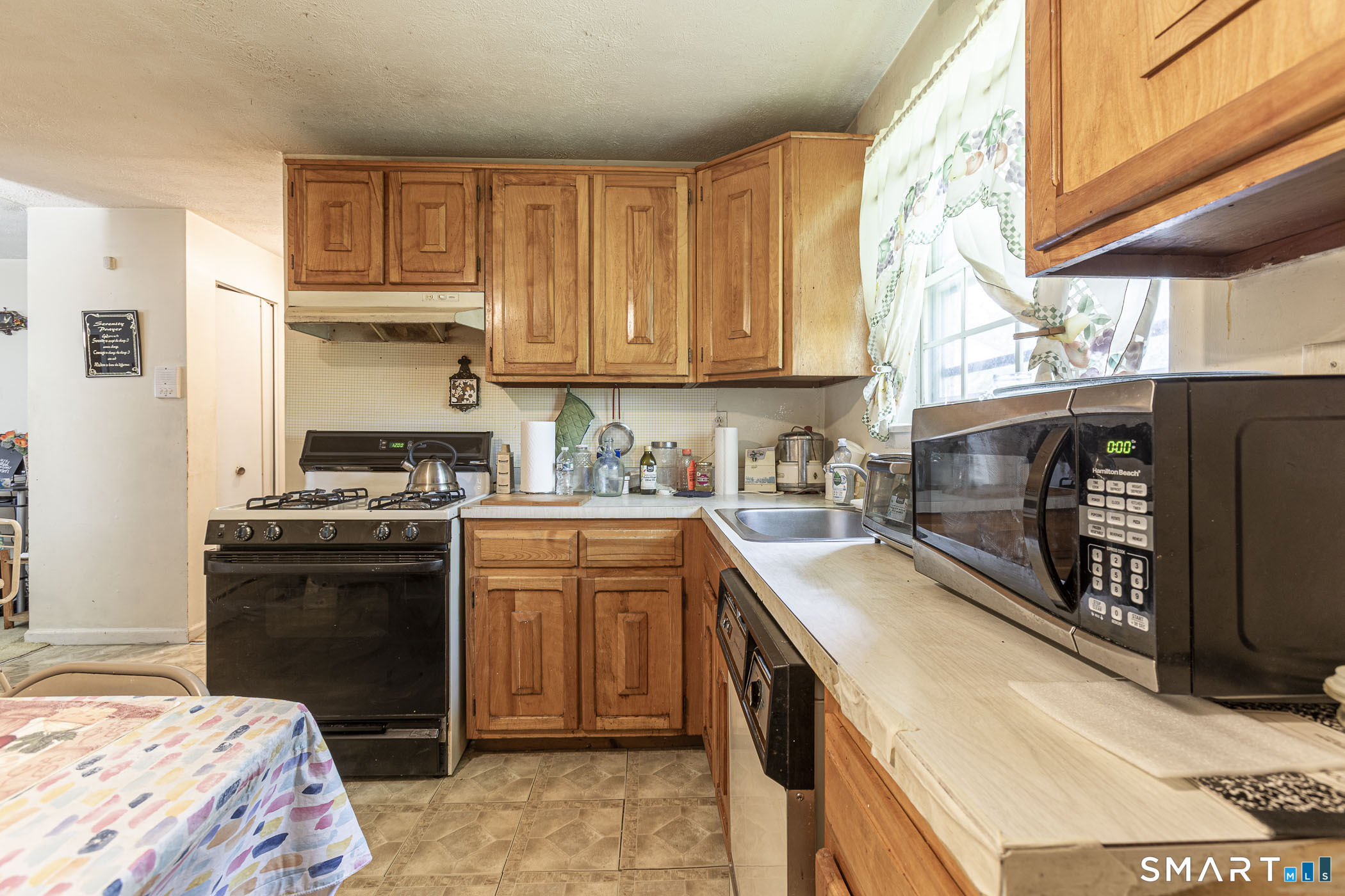 1087 Blue Hills C Avenue Property Photo 15