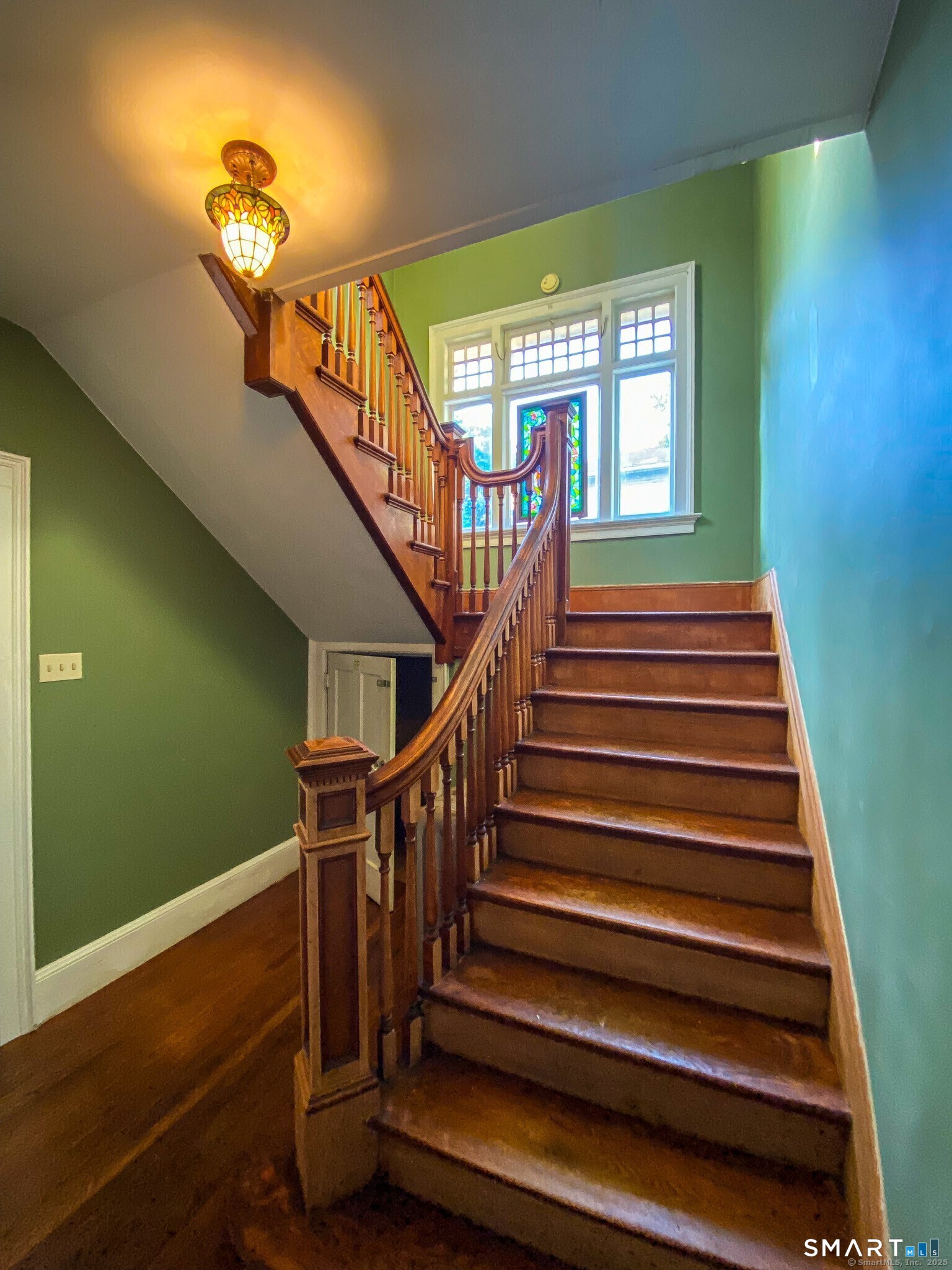 8 Park North Street Property Photo 6