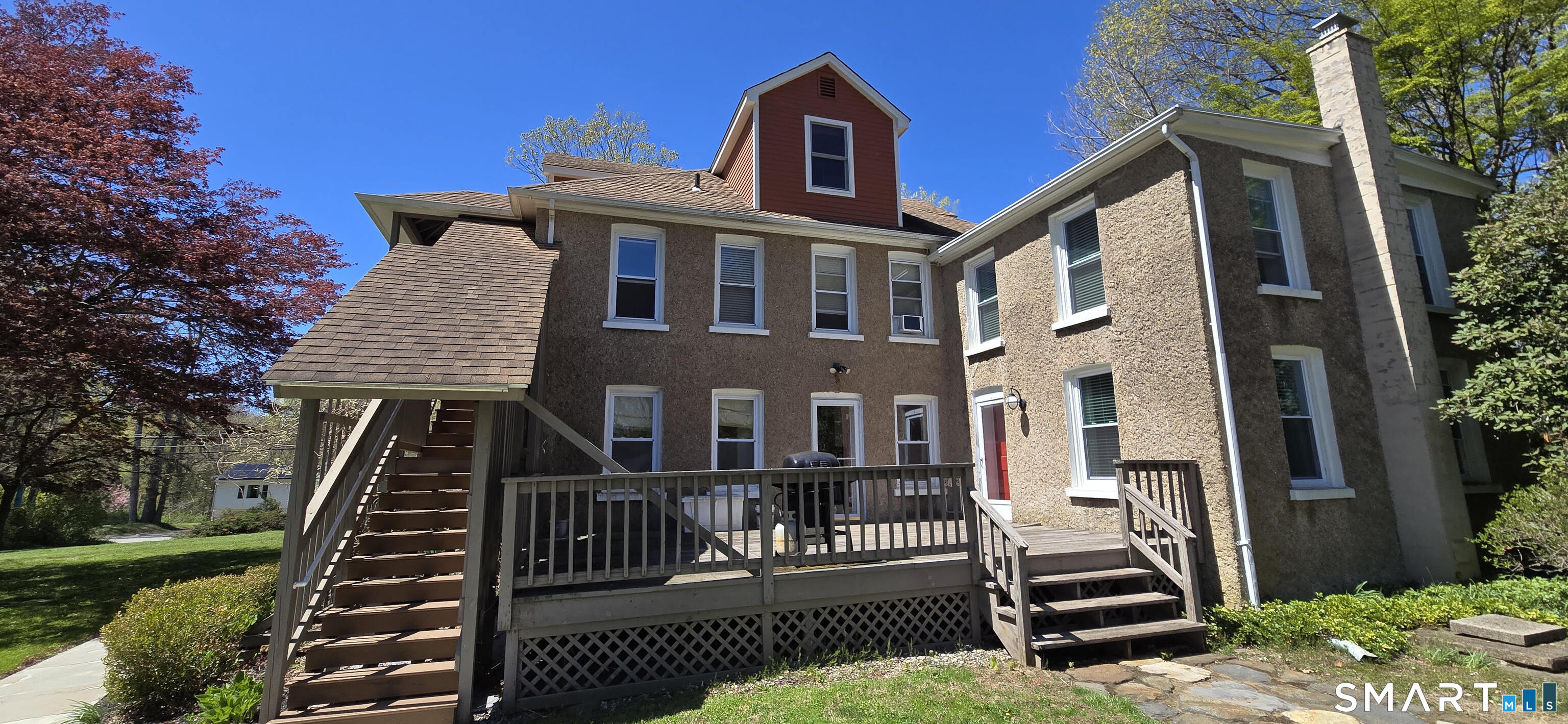 184 Middlesex Avenue Property Photo 2