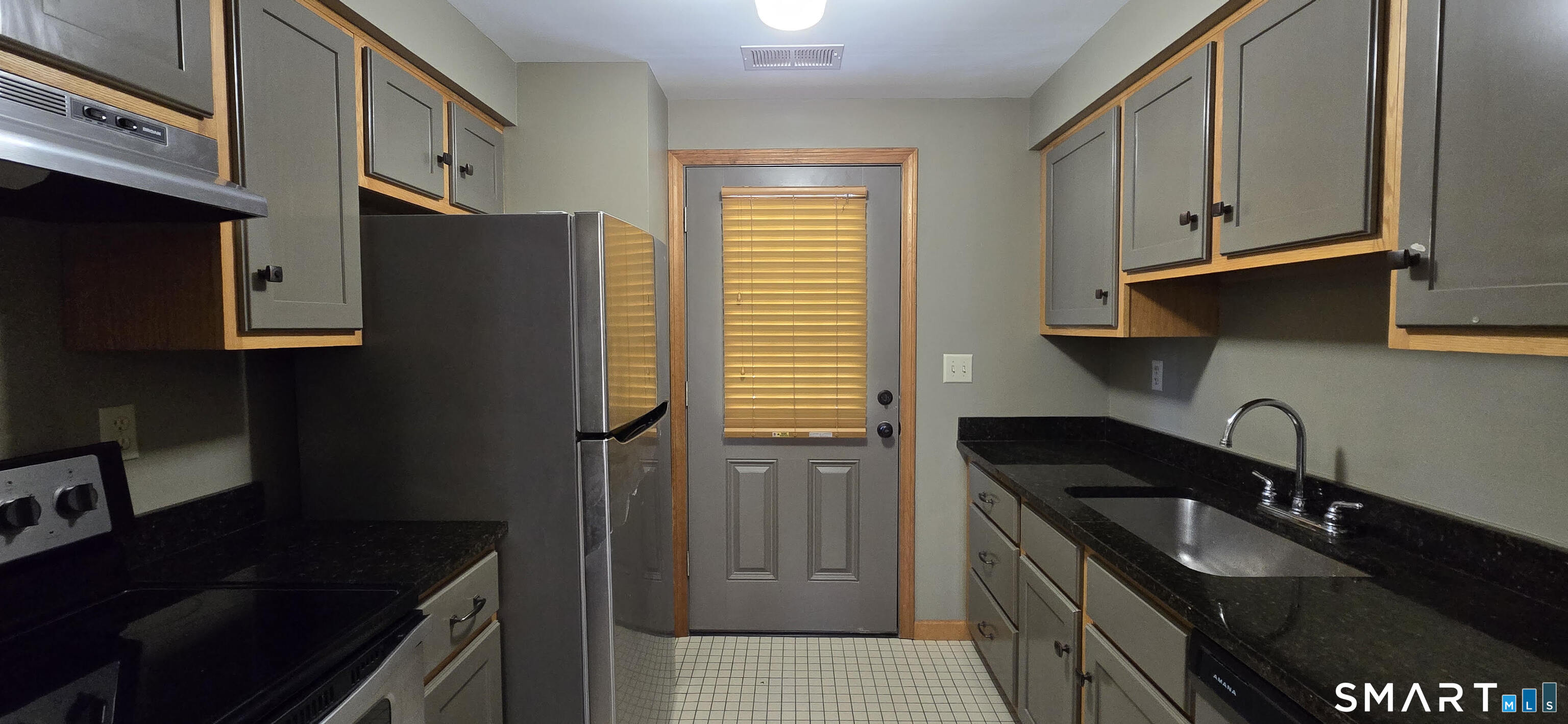 184 Middlesex Avenue Property Photo 4