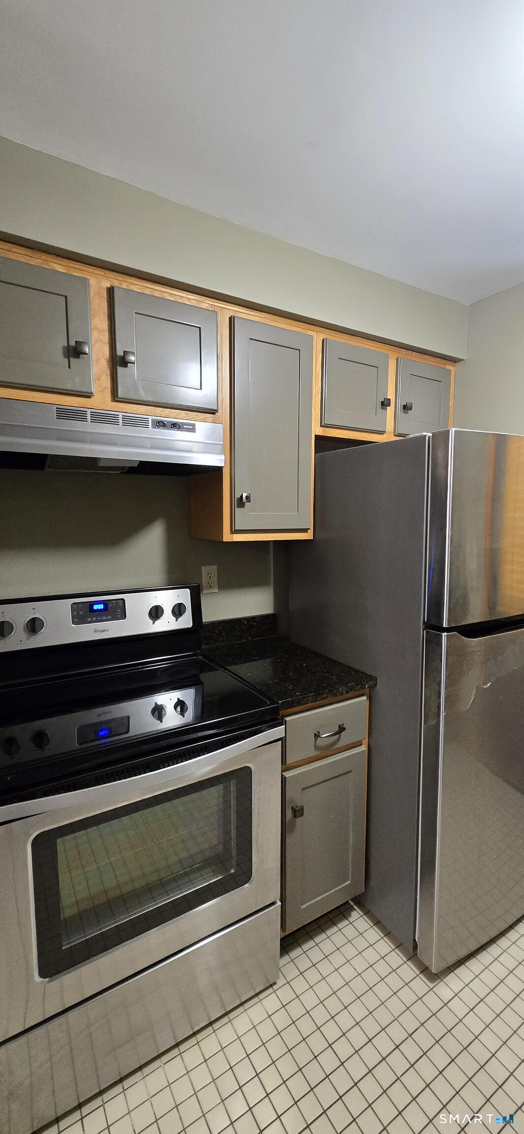 184 Middlesex Avenue Property Photo 5