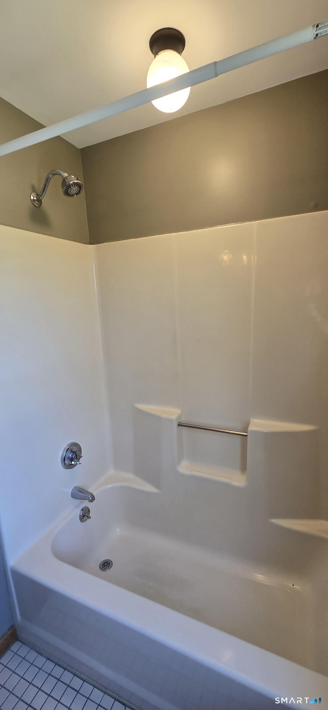 184 Middlesex Avenue Property Photo 7