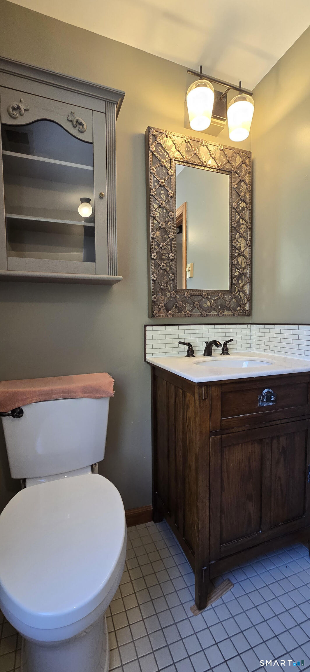 184 Middlesex Avenue Property Photo 8
