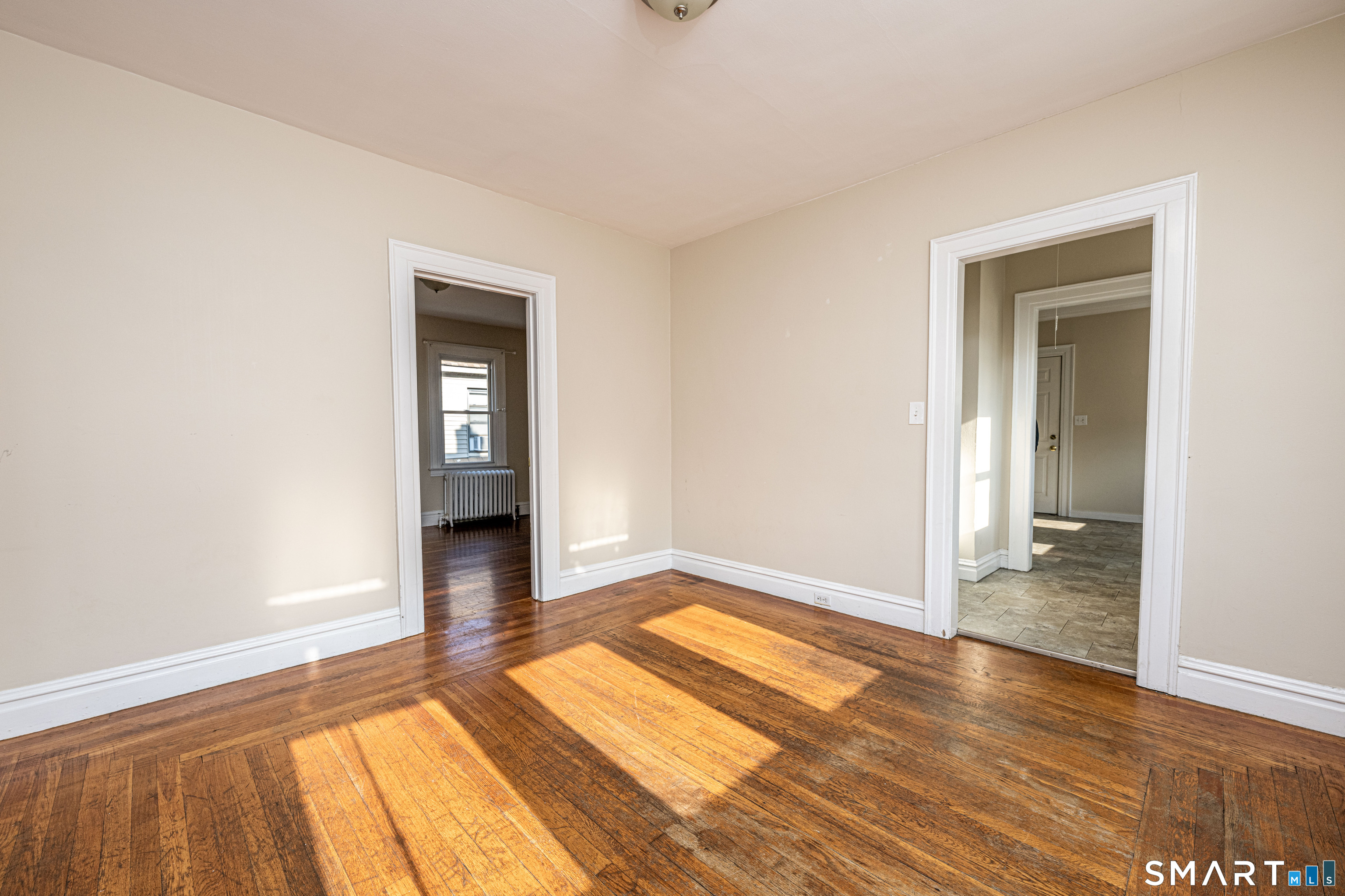 1003 Whalley 3 Avenue Property Photo 6