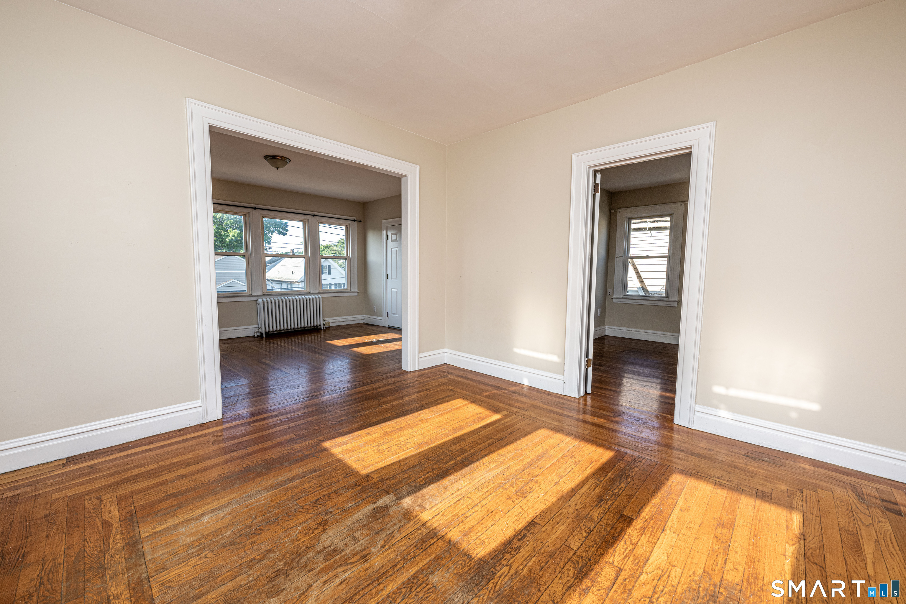 1003 Whalley 3 Avenue Property Photo 7