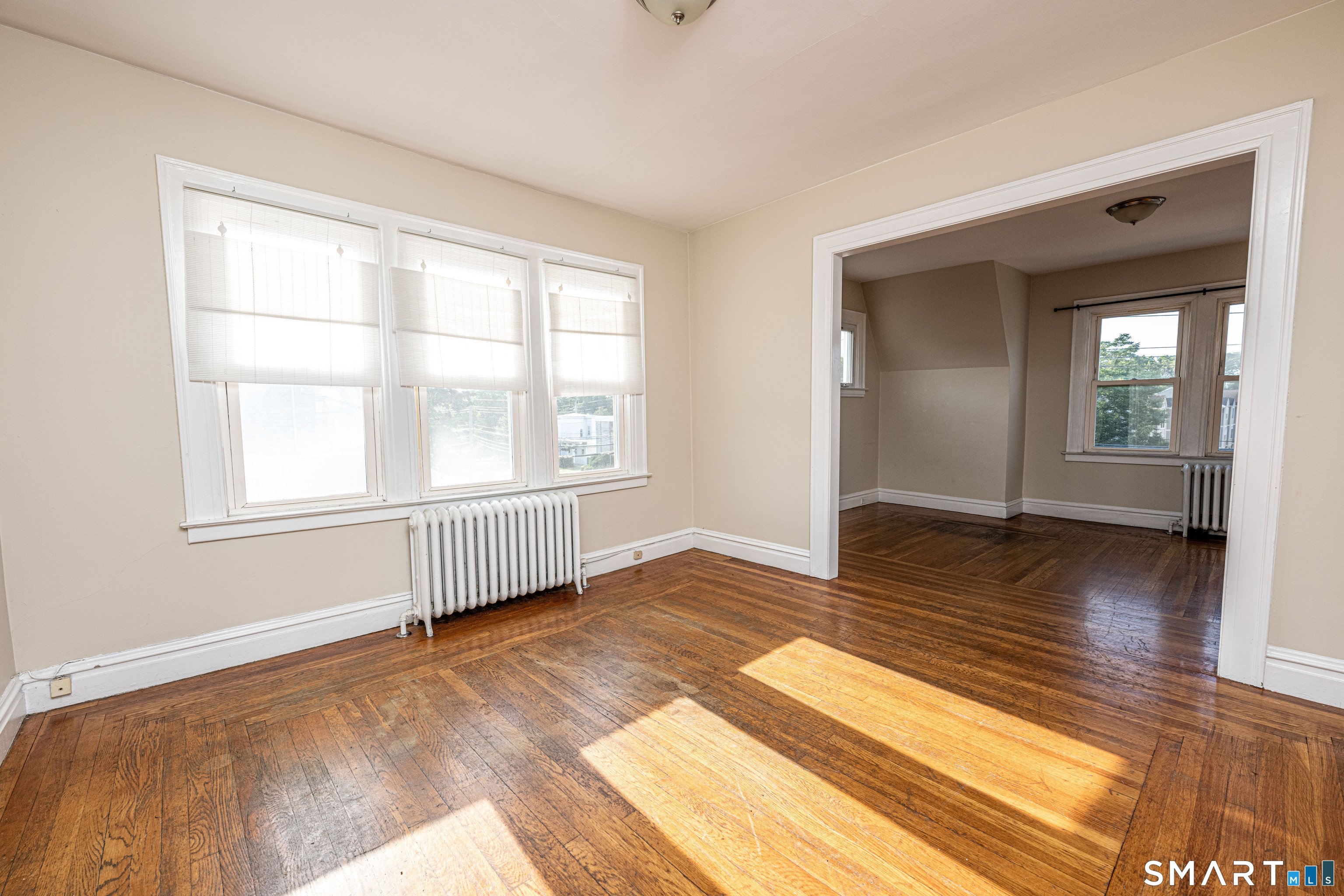 1003 Whalley 3 Avenue Property Photo 8