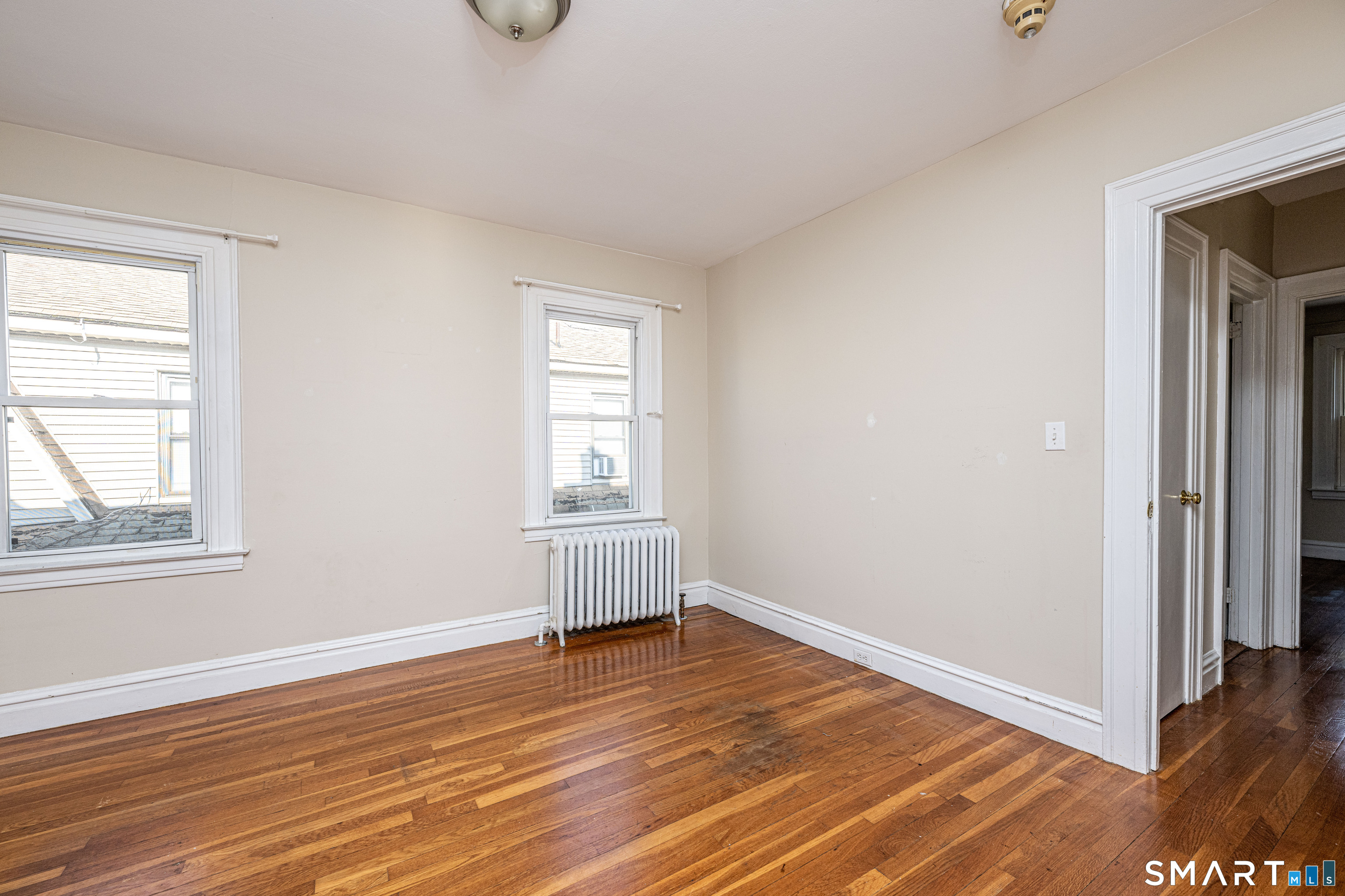 1003 Whalley 3 Avenue Property Photo 9